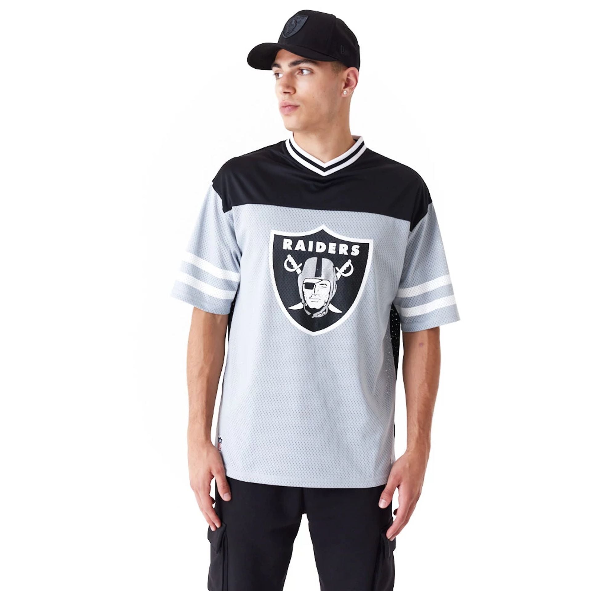 The Male model is wearing Las Vegas Raiders NFL Wordmark Graphic Grey T-Shirt 1