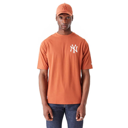 The Male model is wearing New York Yankees MLB World Series Brown Oversized T-Shirt 1