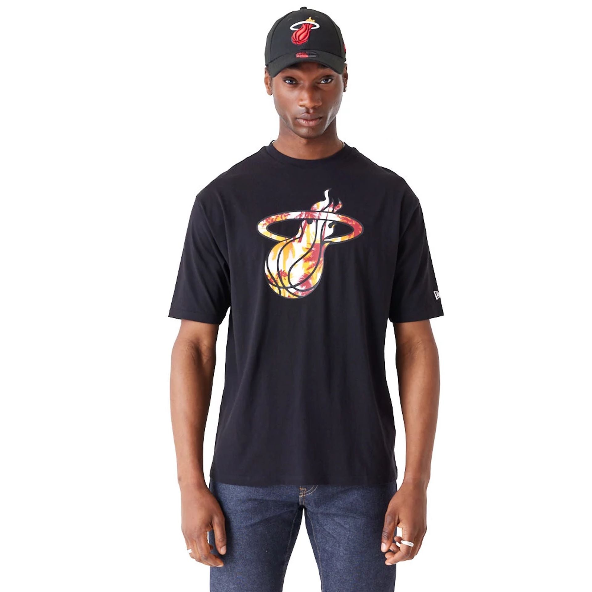 The Male model is wearing Miami Heat NBA Large Infill Black Oversized T-Shirt 1