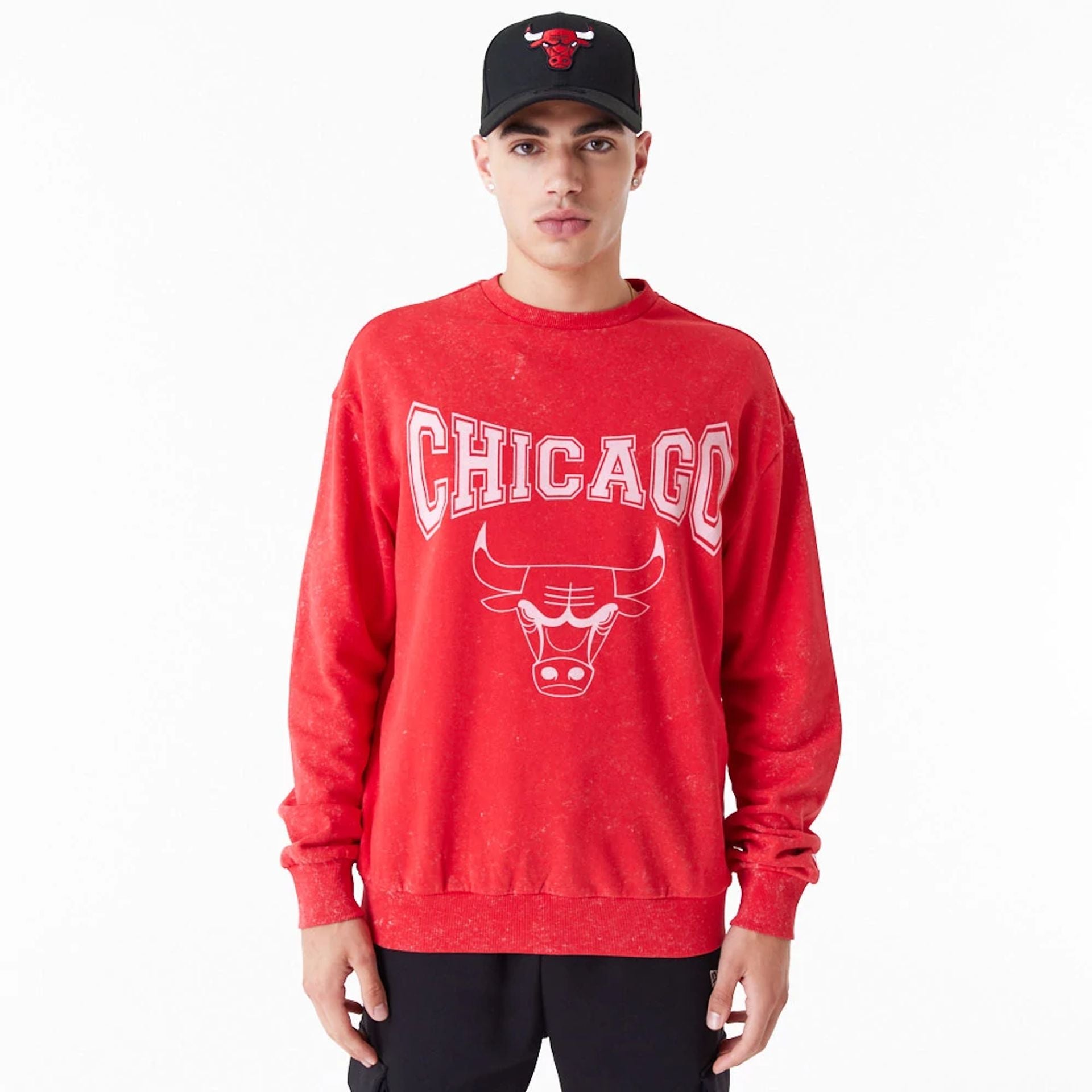 The Male model is wearing Chicago Bulls NBA Washed Red Crew Neck Sweatshirt 1