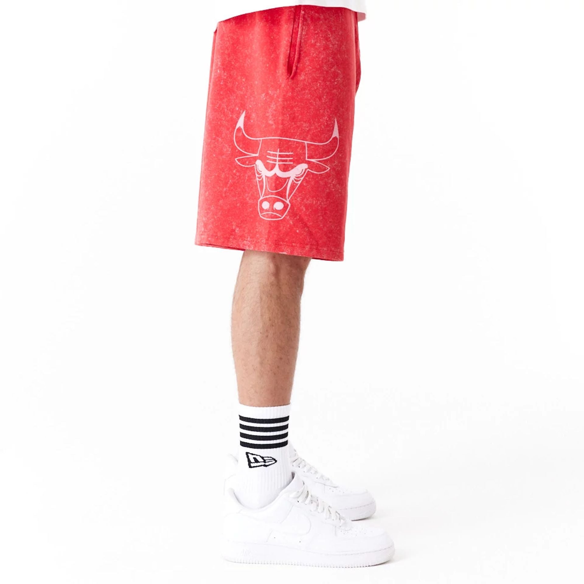 The Male model is wearing Chicago Bulls NBA Washed Red Shorts 4