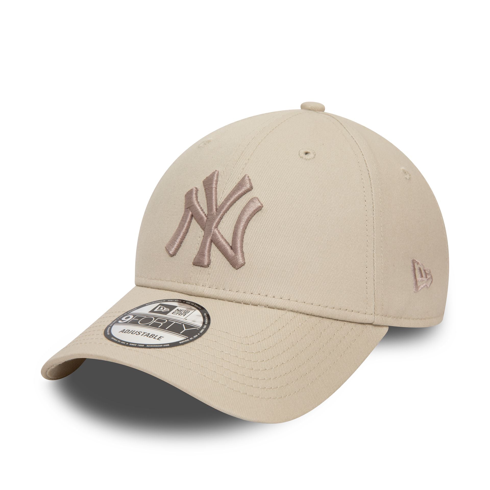 This is a New York Yankees League Essential Light Beige 9FORTY Adjustable Cap 1