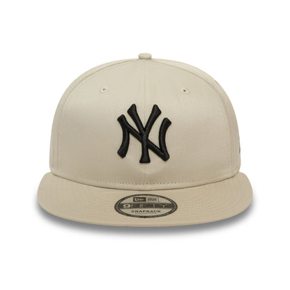 This is a New York Yankees League Essential Light Beige 9FIFTY Snapback Cap 2