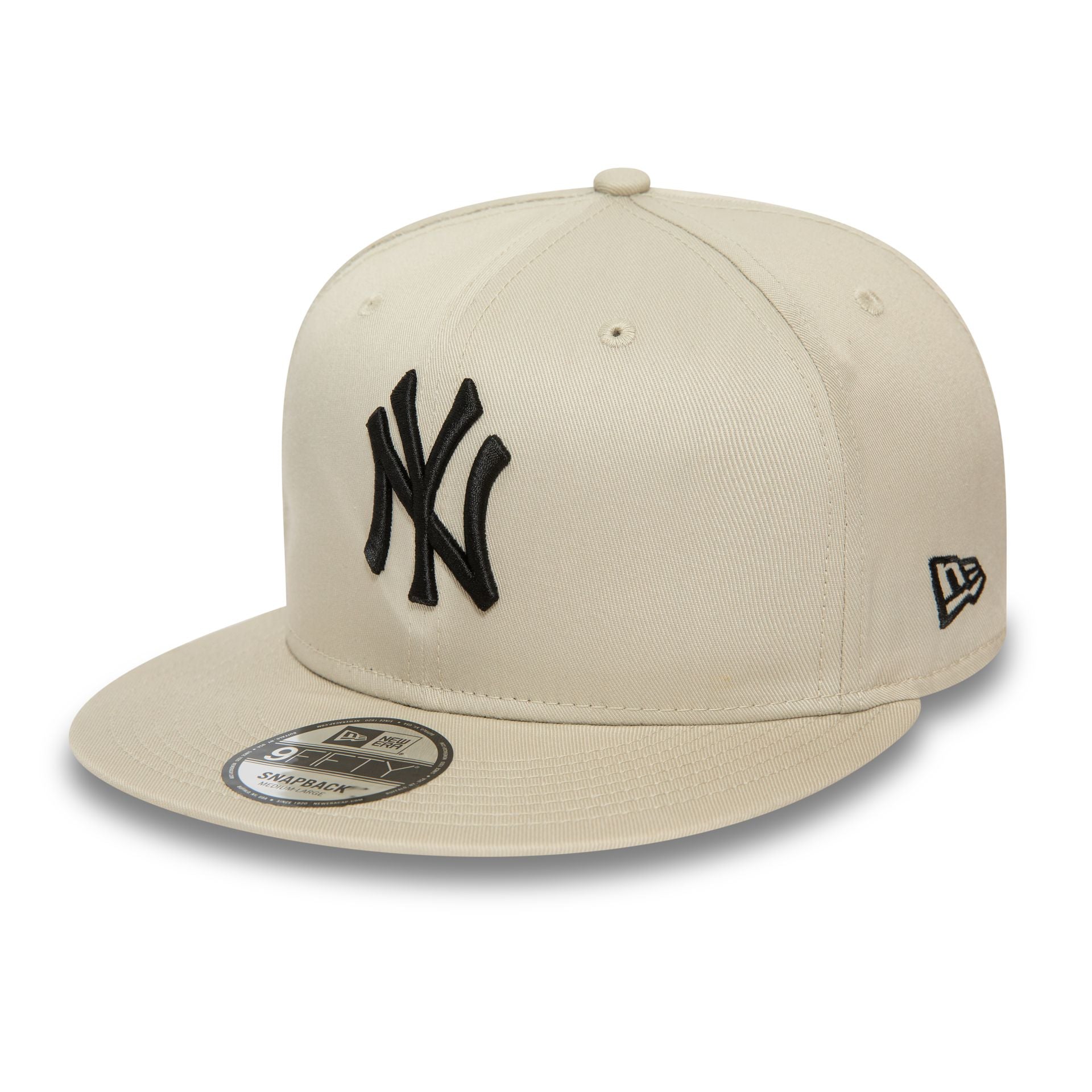 This is a New York Yankees League Essential Light Beige 9FIFTY Snapback Cap 1