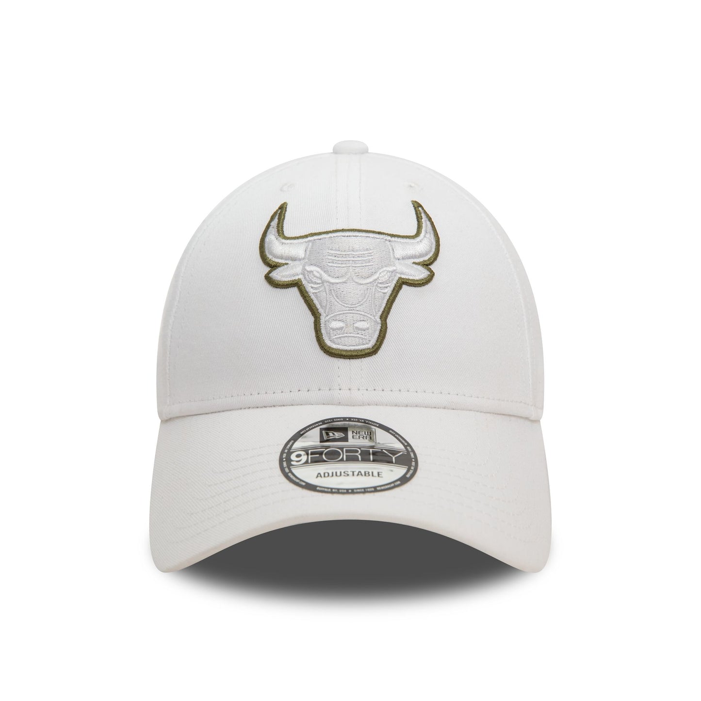 This is a Chicago Bulls Team Outline White 9FORTY Adjustable Cap 2