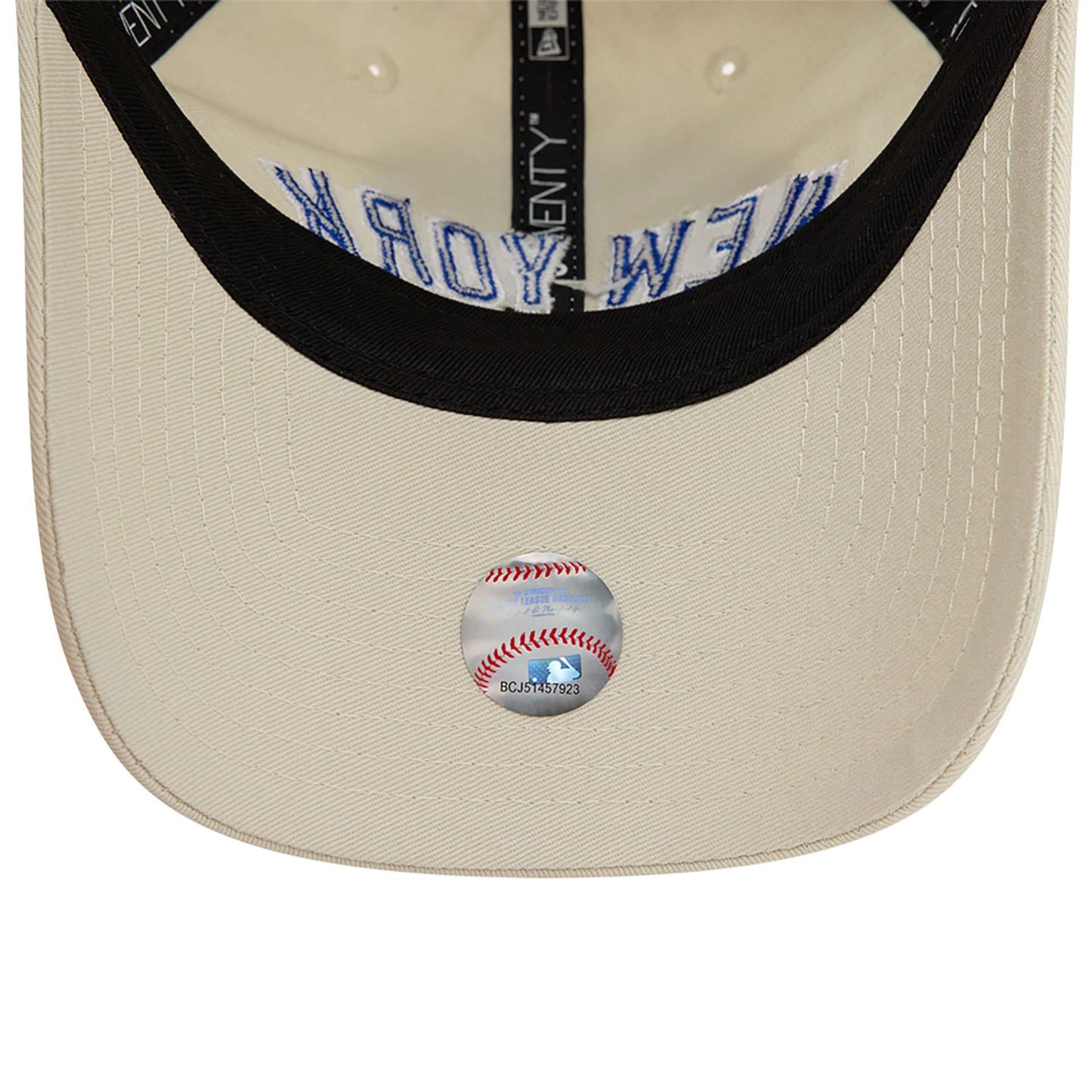 This is a New York Yankees MLB Wordmark Off White 9TWENTY Adjustable Cap 2