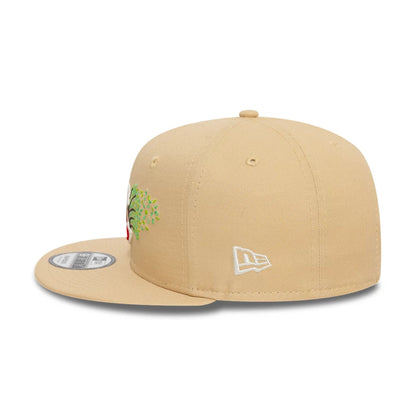 This is a Chicago Cubs MLB Summer Icon Light Beige 9FIFTY Snapback Cap 6