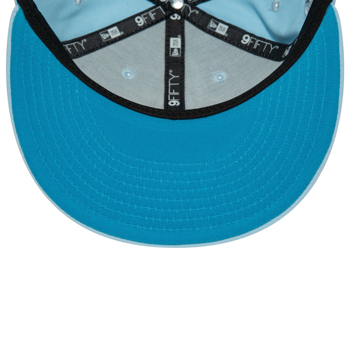 This is a New York Yankees MLB Summer Icon Pastel Blue 9FIFTY Snapback Cap 5