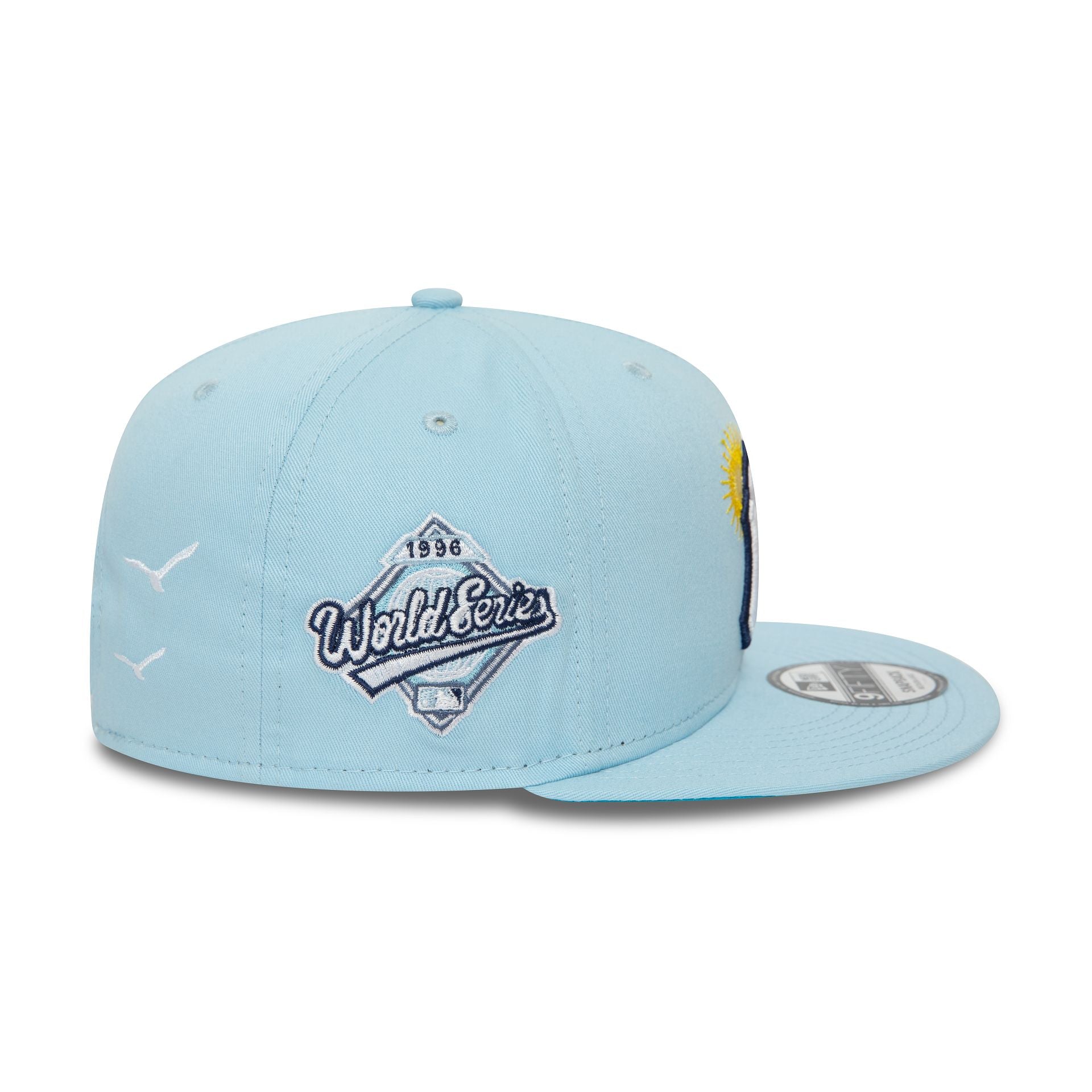 This is a New York Yankees MLB Summer Icon Pastel Blue 9FIFTY Snapback Cap 6