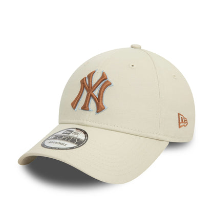 This is a New York Yankees MLB Patch White 9FORTY Adjustable Cap 1