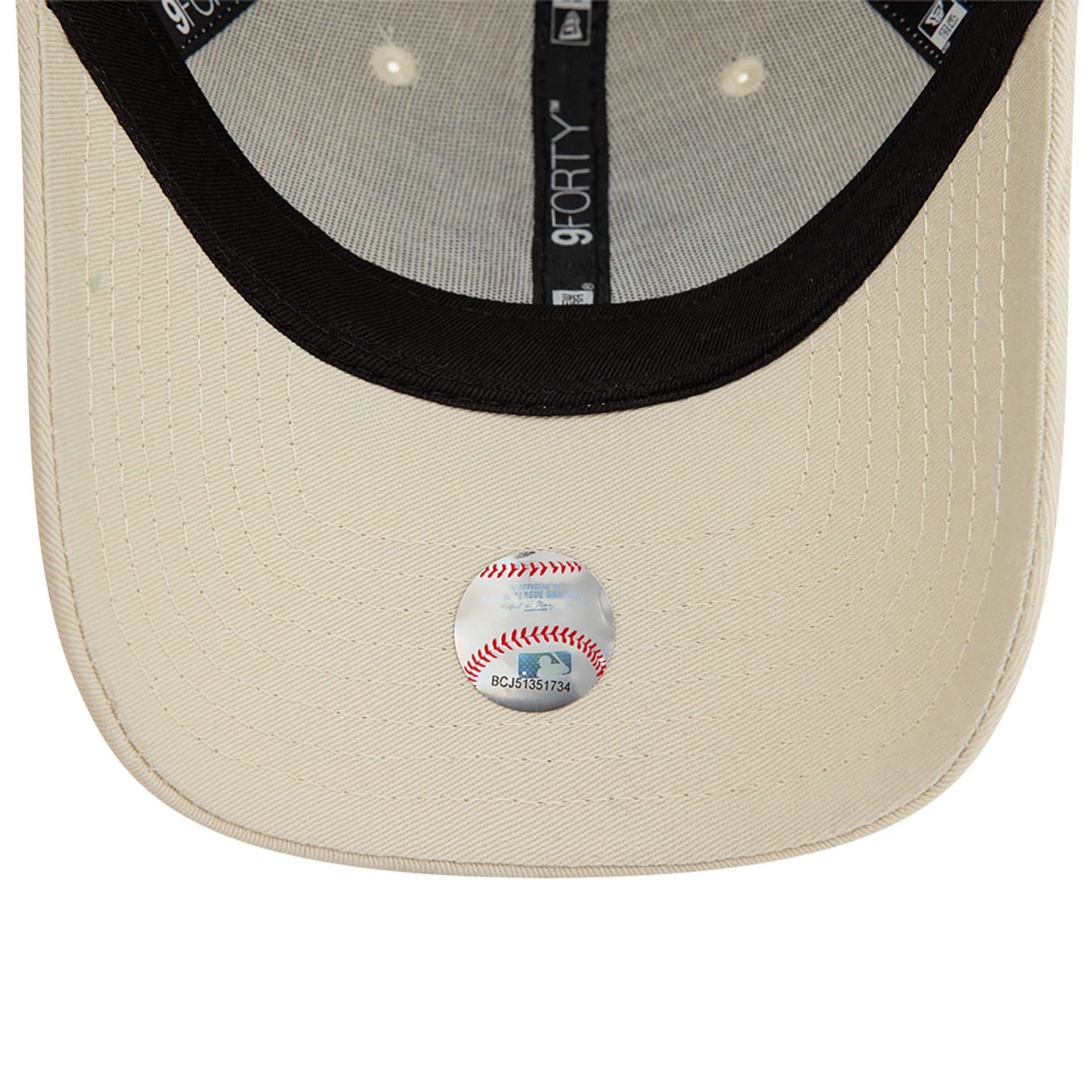 This is a New York Yankees MLB Patch White 9FORTY Adjustable Cap 5