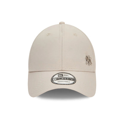 This is a New York Yankees Flawless Light Beige 9FORTY Adjustable Cap 2