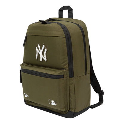 This is a New York Yankees MLB Applique Dark Green Delaware Backpack 1