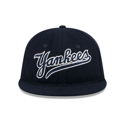 This is a New York Yankees Melton Wool Navy Retro Crown 9FIFTY Strapback Cap 4