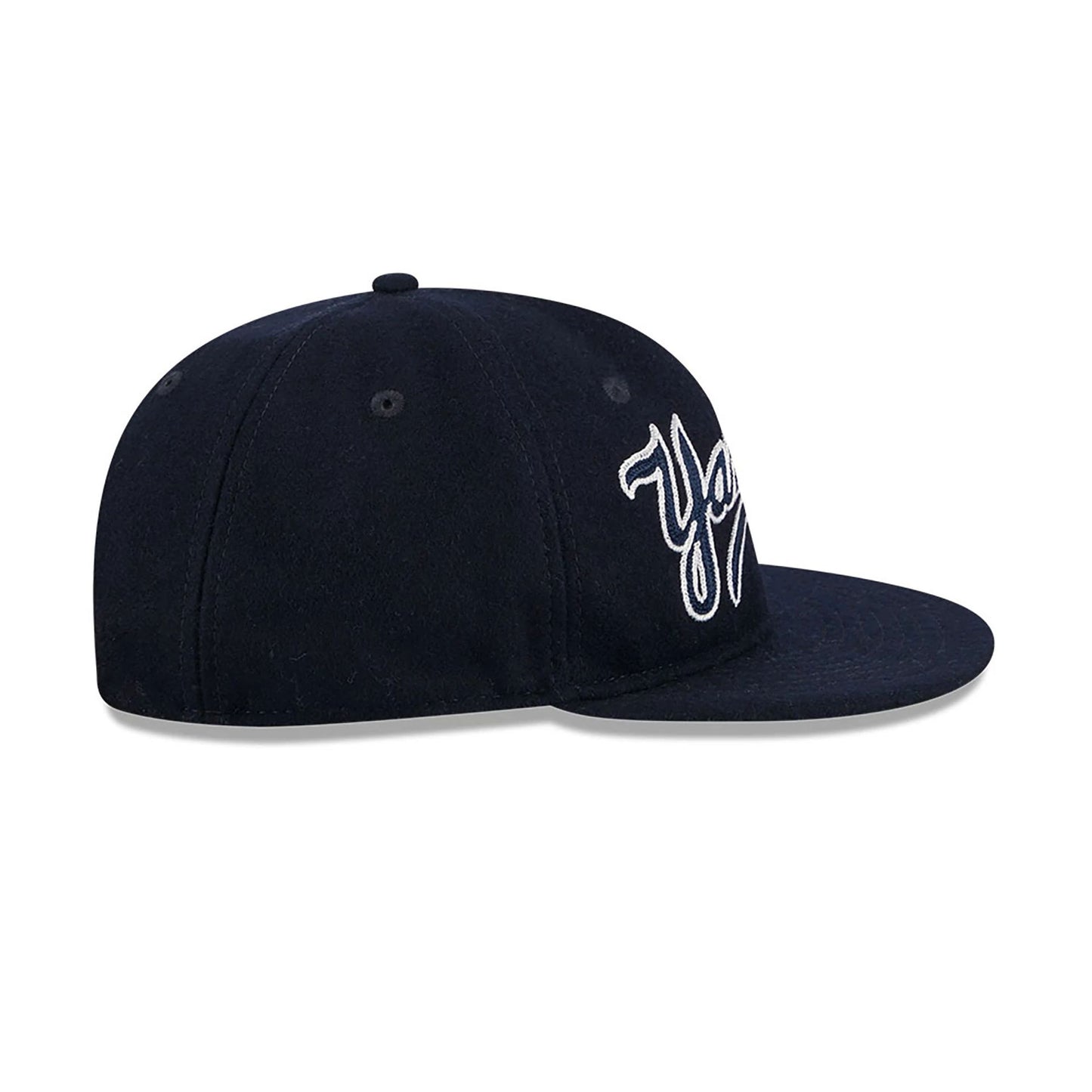 This is a New York Yankees Melton Wool Navy Retro Crown 9FIFTY Strapback Cap 6