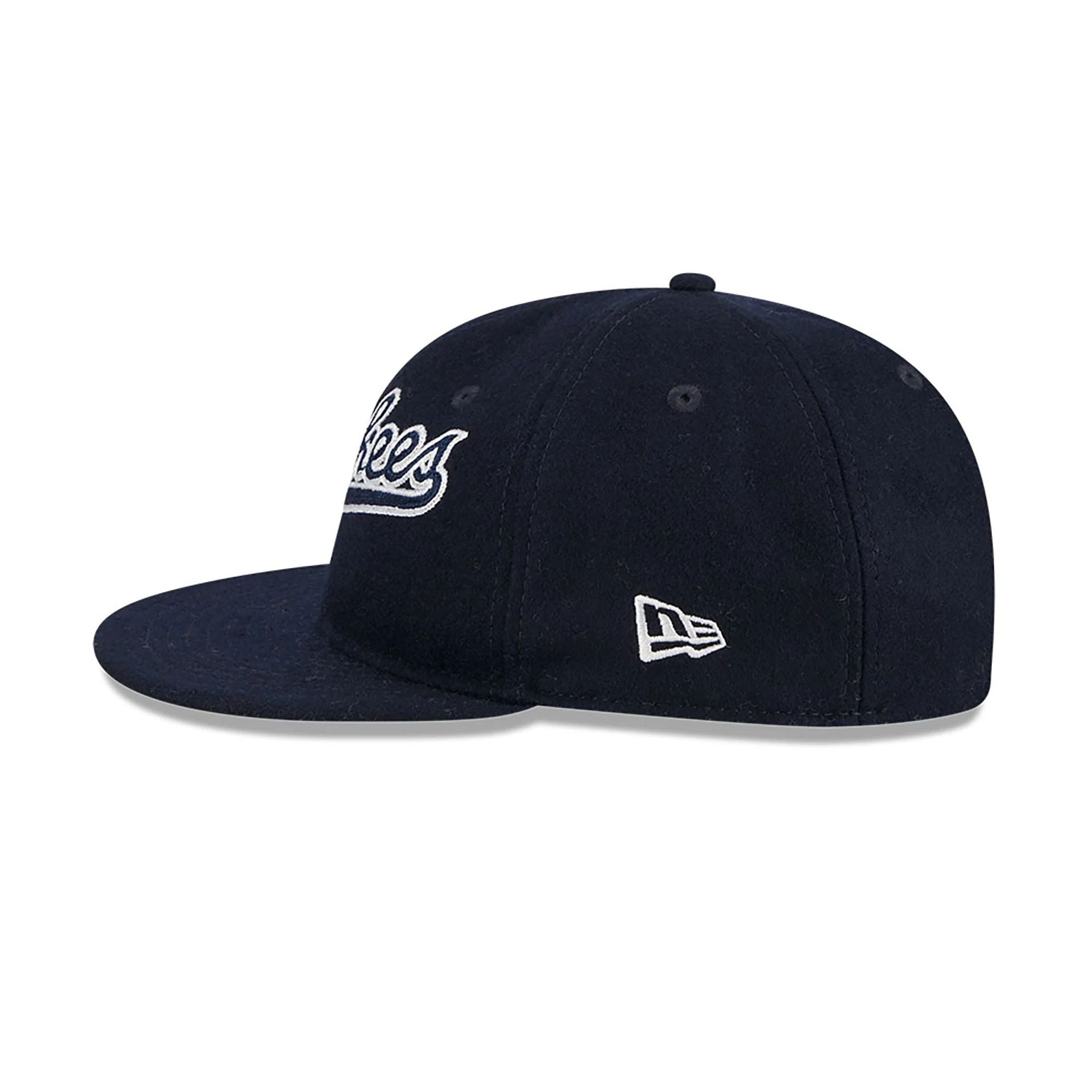 This is a New York Yankees Melton Wool Navy Retro Crown 9FIFTY Strapback Cap 7