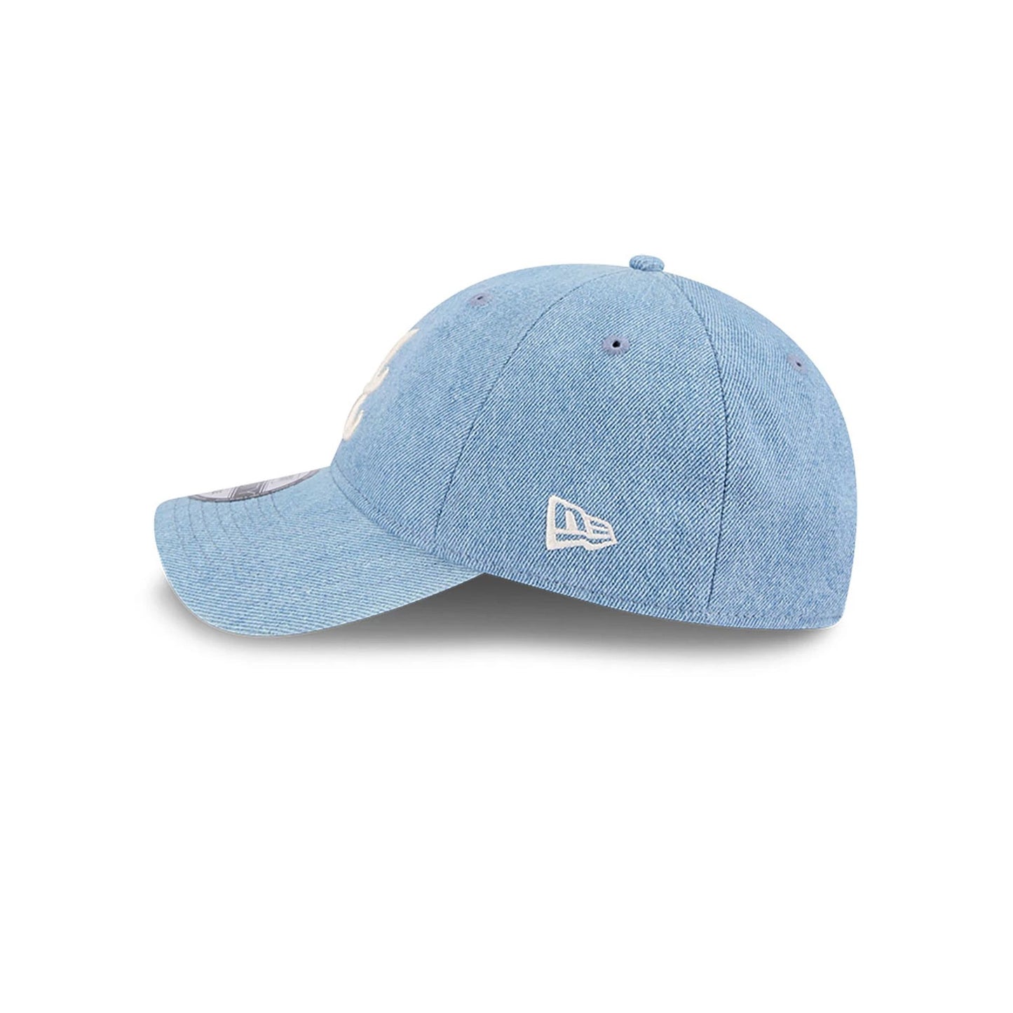 This is a Atlanta Braves Washed Denim Light Blue 9TWENTY Adjustable Cap 6