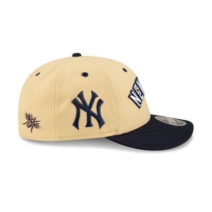 This is a New York Yankees Felt X MLB Light Beige Low Profile 9FIFTY Snapback Cap 7