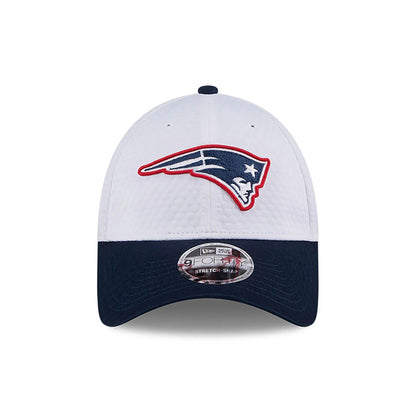 This is a New England Patriots NFL Training 2024 White 9FORTY Stretch Snap Cap 2