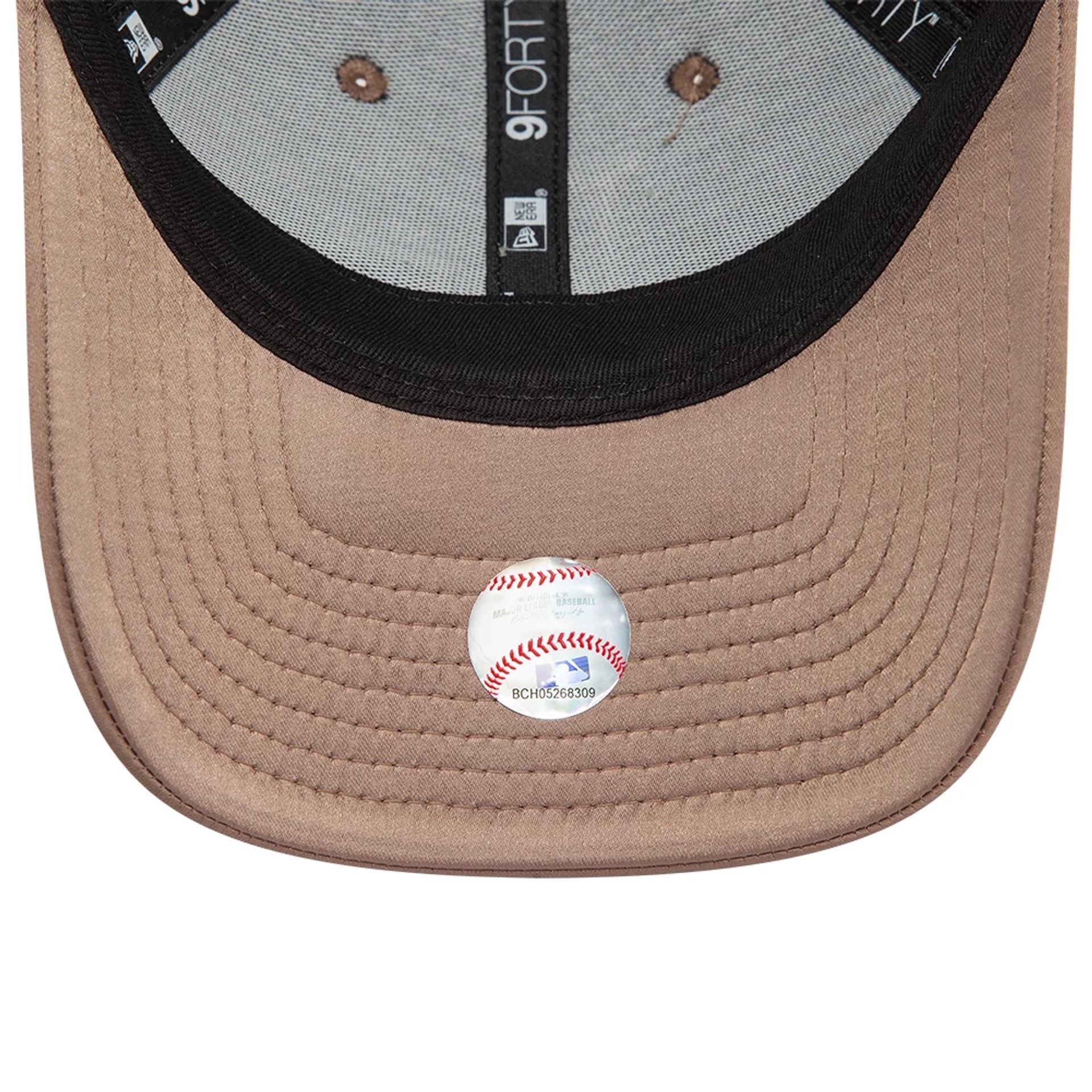 This is a LA Dodgers Womens Satin Pastel Brown 9FORTY Adjustable Cap 2