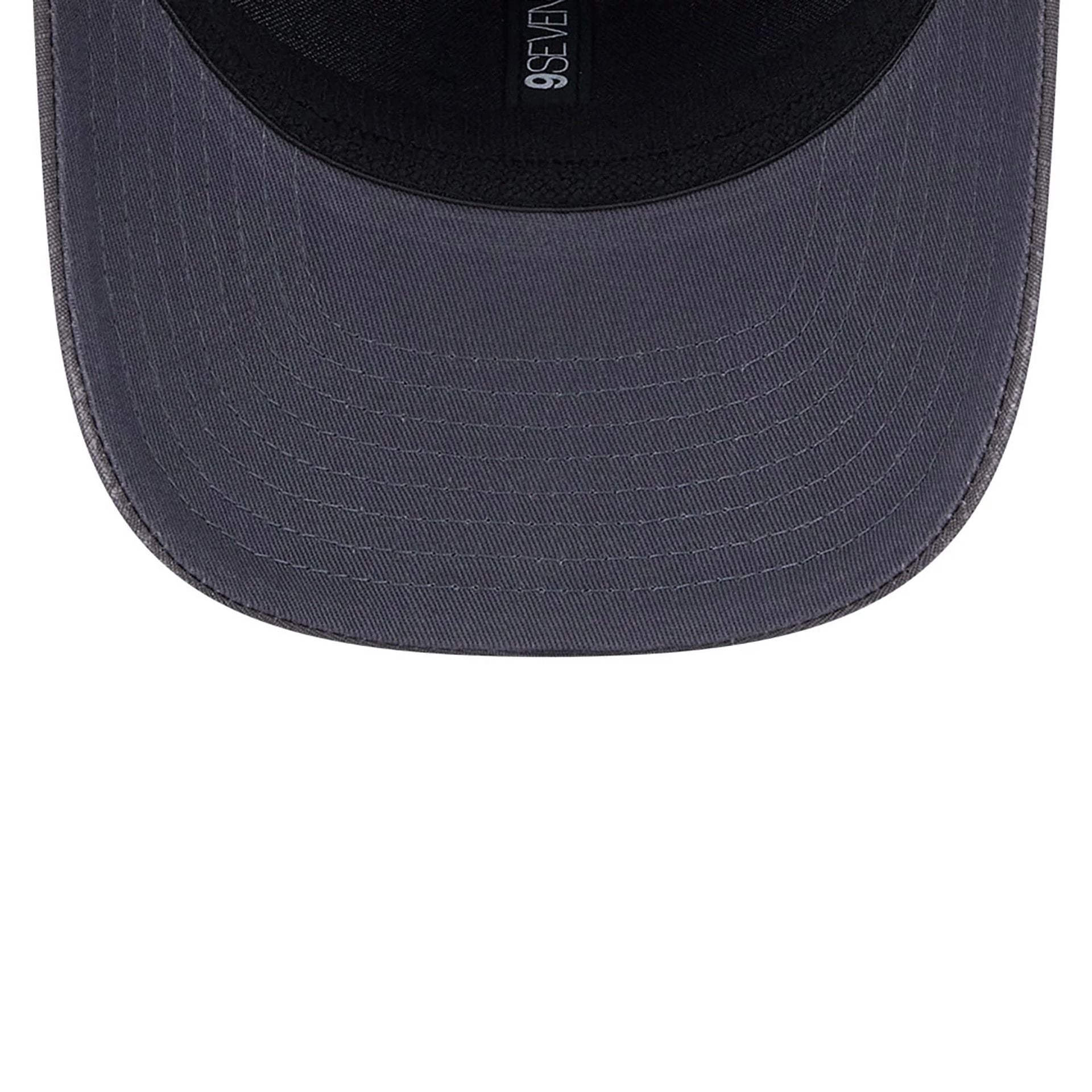 This is a New York Yankees Team Elevated Dark Grey 9SEVENTY Stretch Snap Adjustable Cap 4