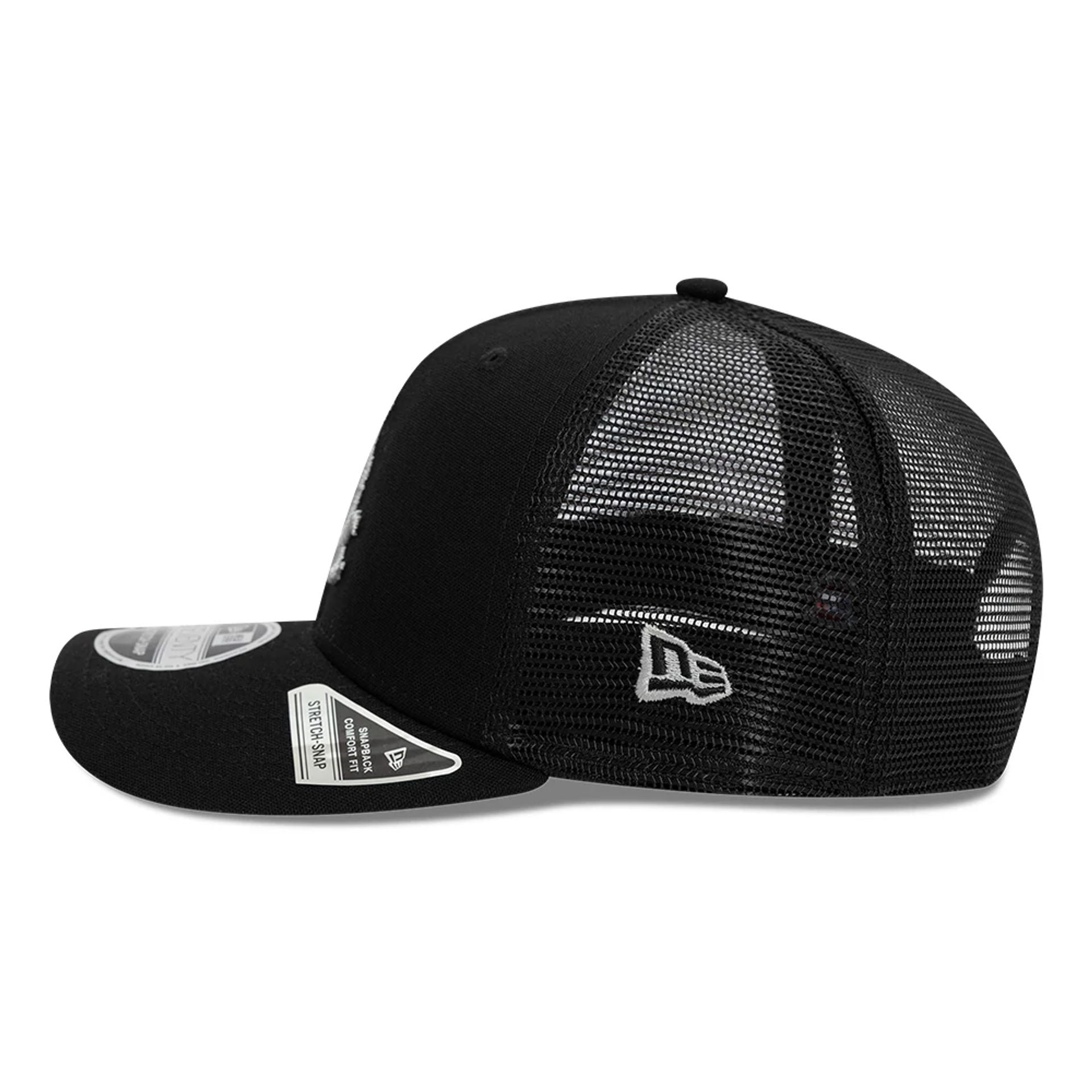 This is a Chicago White Sox Canvas Black 9SEVENTY Stretch Snap Adjustable Cap 7