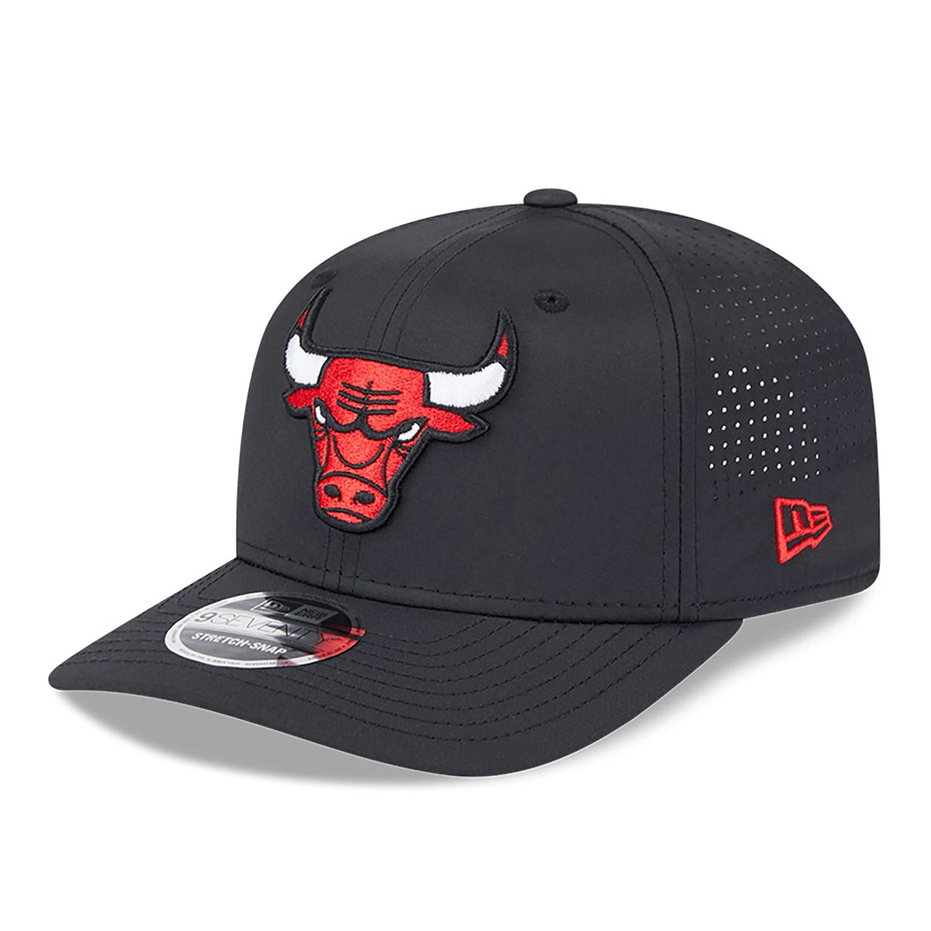 This is a Chicago Bulls AC Performance Black 9SEVENTY Stretch Snap Adjustable Cap 1