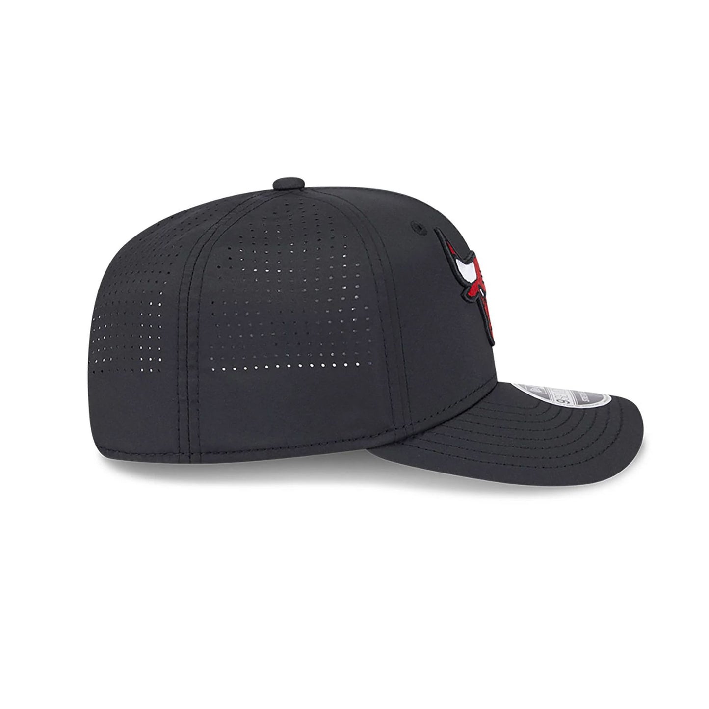 This is a Chicago Bulls AC Performance Black 9SEVENTY Stretch Snap Adjustable Cap 6