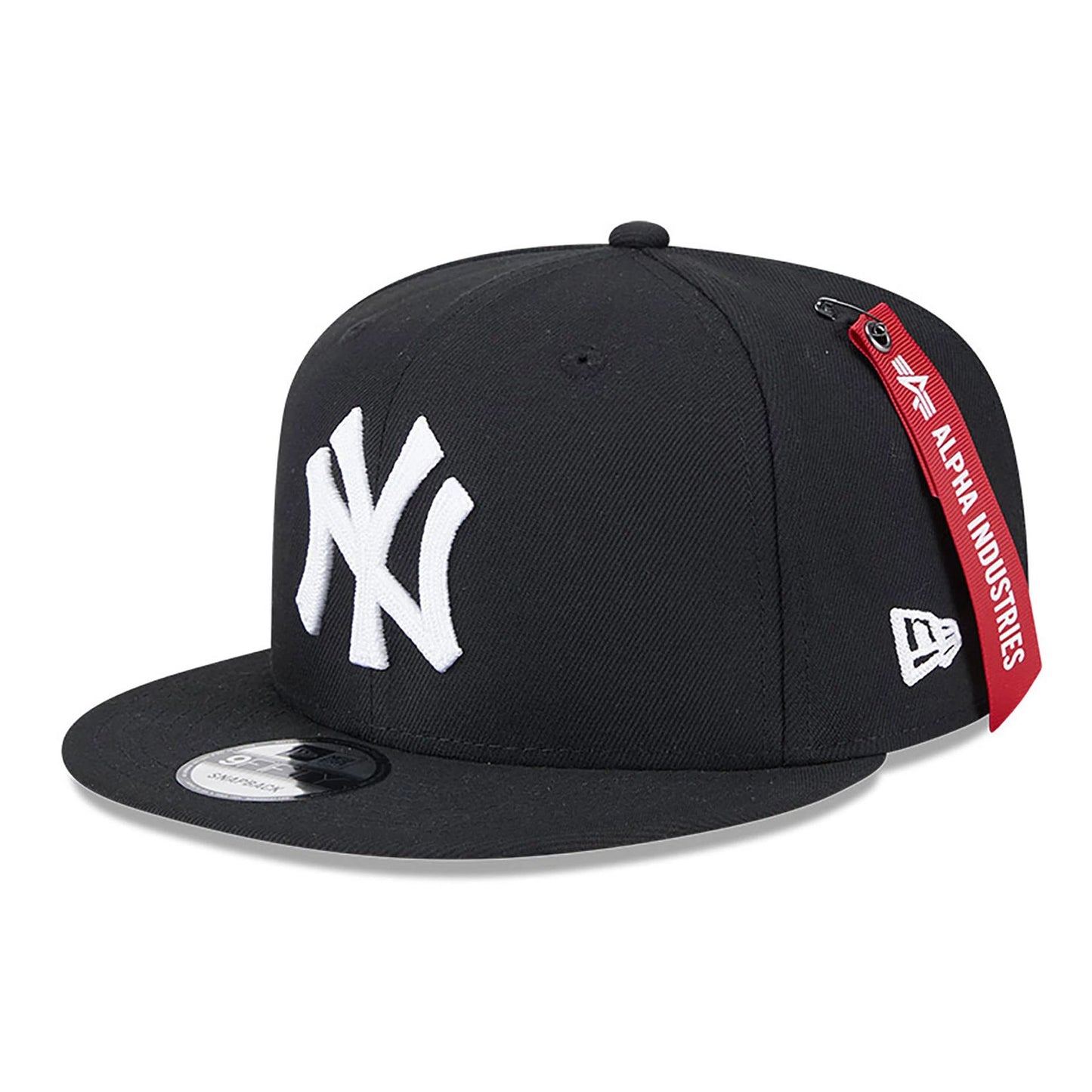 This is a New York Yankees MLB x Alpha Industries Black 9FIFTY Snapback Adjustable Cap 1