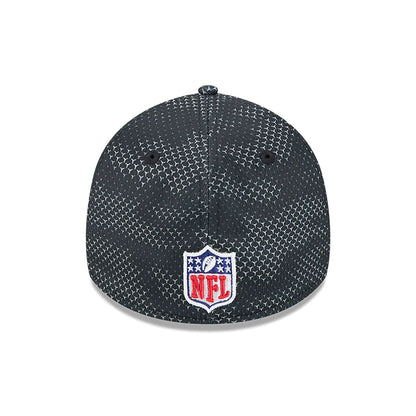 This is a Las Vegas Raiders NFL Sideline 2024 Black 39THIRTY Stretch Fit Cap 5