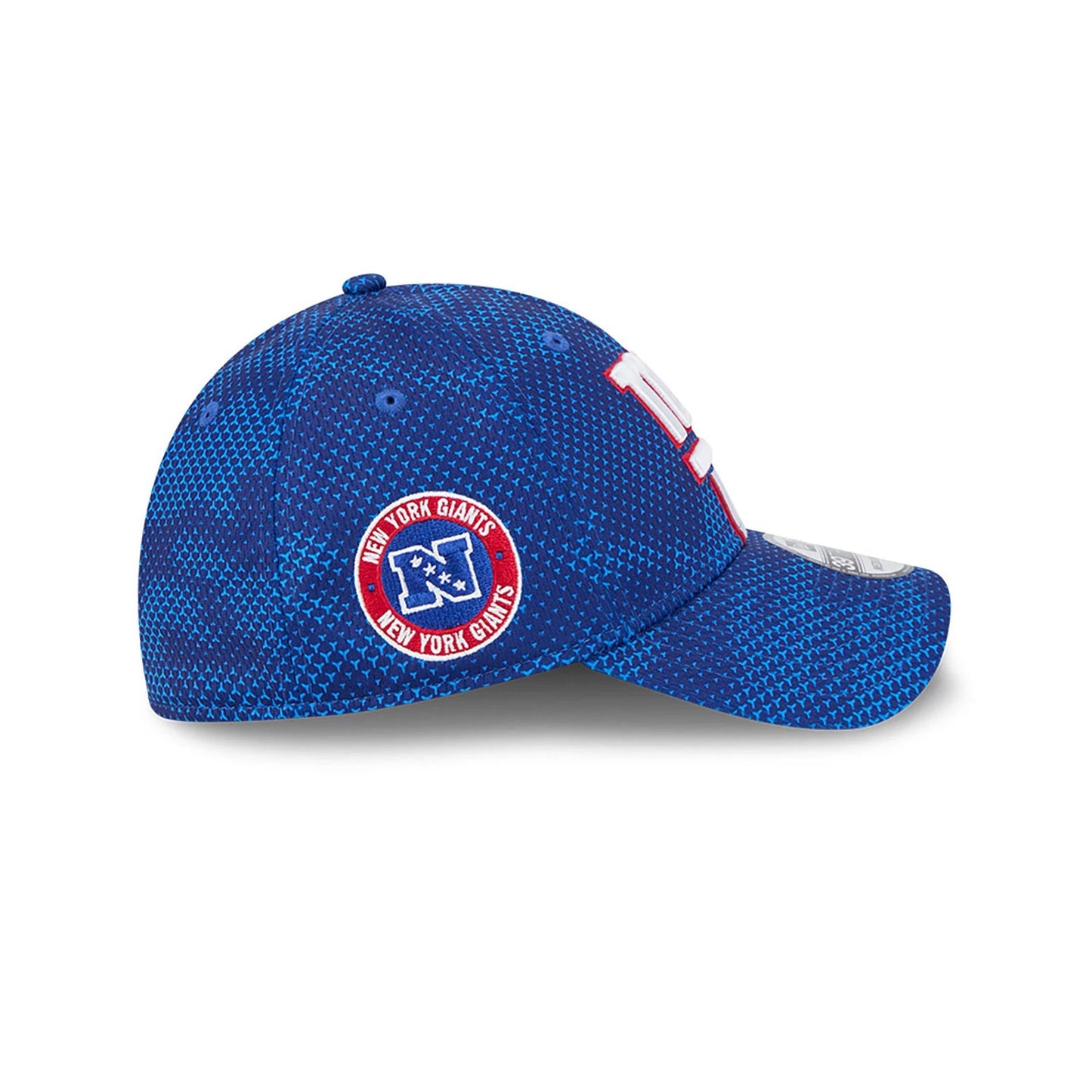 This is a New York Giants NFL Sideline 2024 Blue 39THIRTY Stretch Fit Cap 6