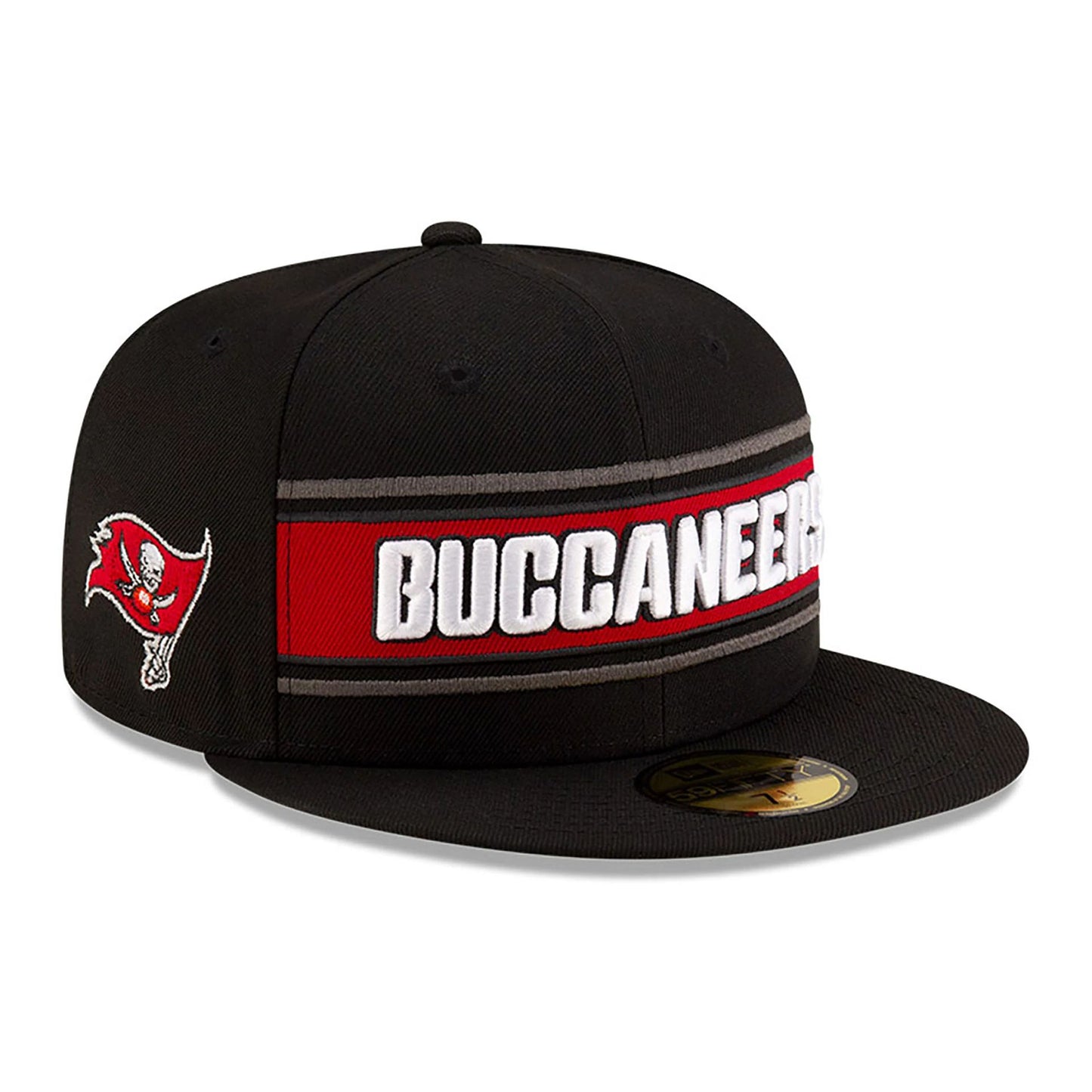 This is a Tampa Bay Buccaneers NFL Sideline 2024 Black 59FIFTY Fitted Cap 1