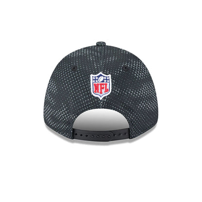 This is a Pittsburgh Steelers NFL Sideline 2024 Black 9FORTY Stretch Snap Cap 5