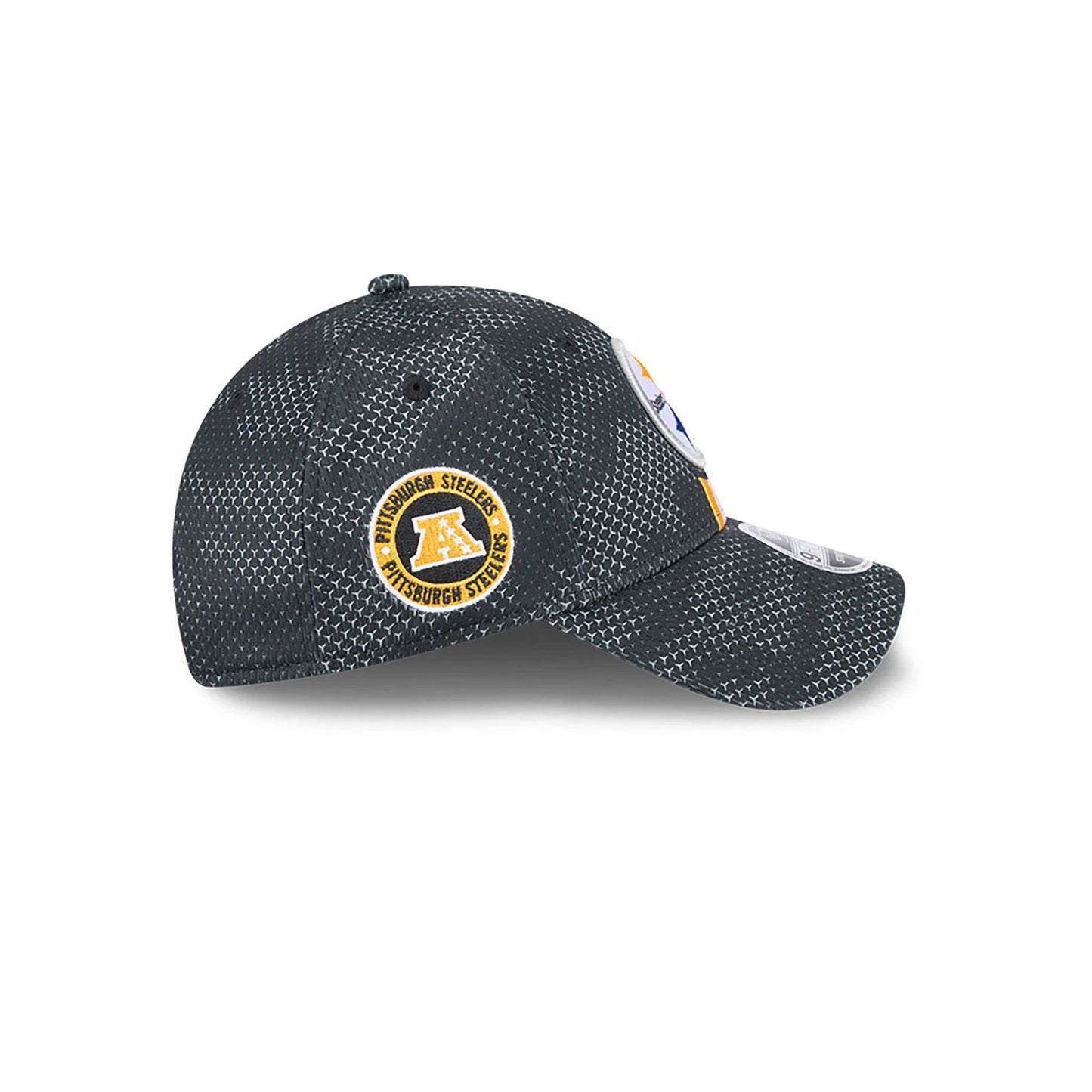 This is a Pittsburgh Steelers NFL Sideline 2024 Black 9FORTY Stretch Snap Cap 6