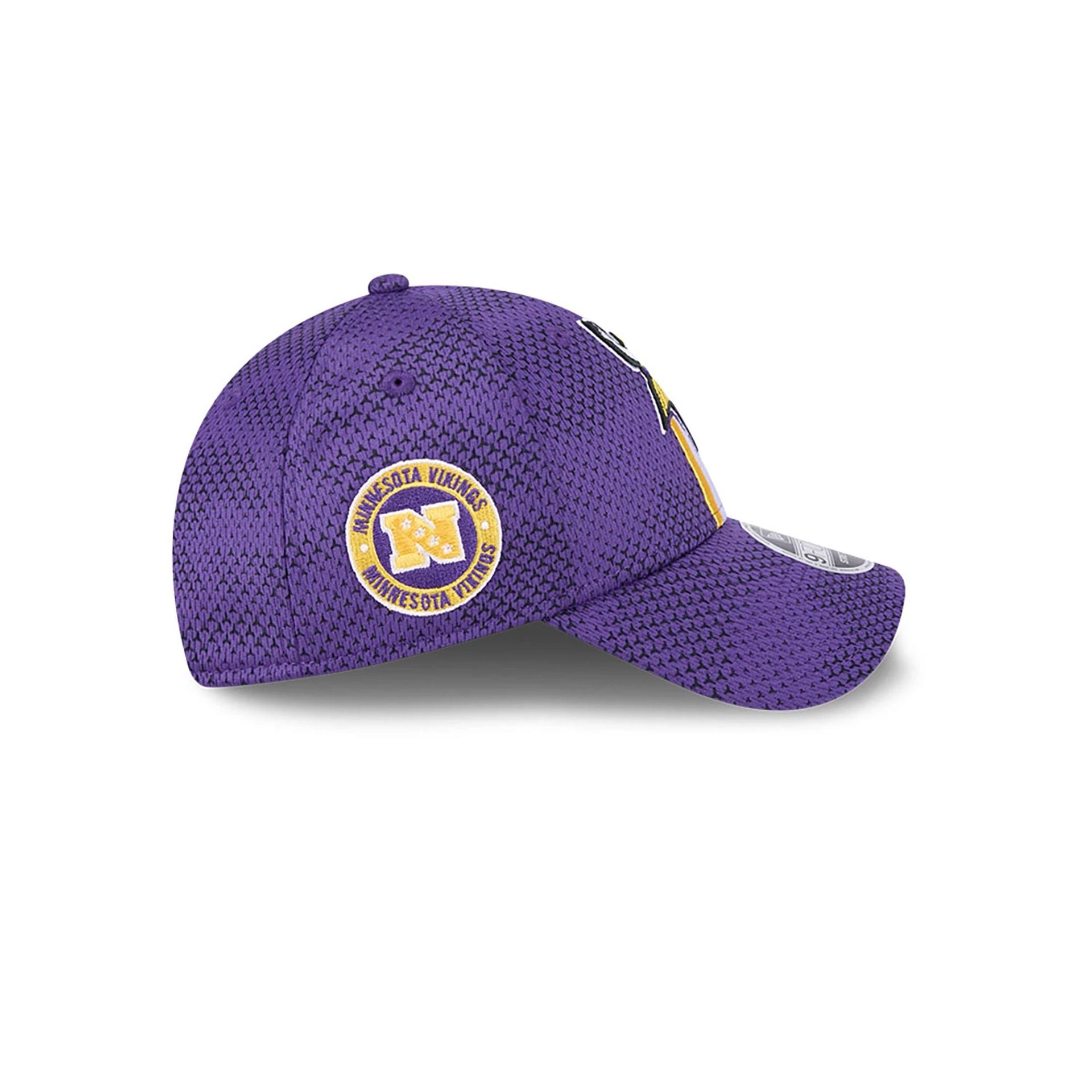 This is a Minnesota Vikings NFL Sideline 2024 Purple 9FORTY Stretch Snap Cap 6