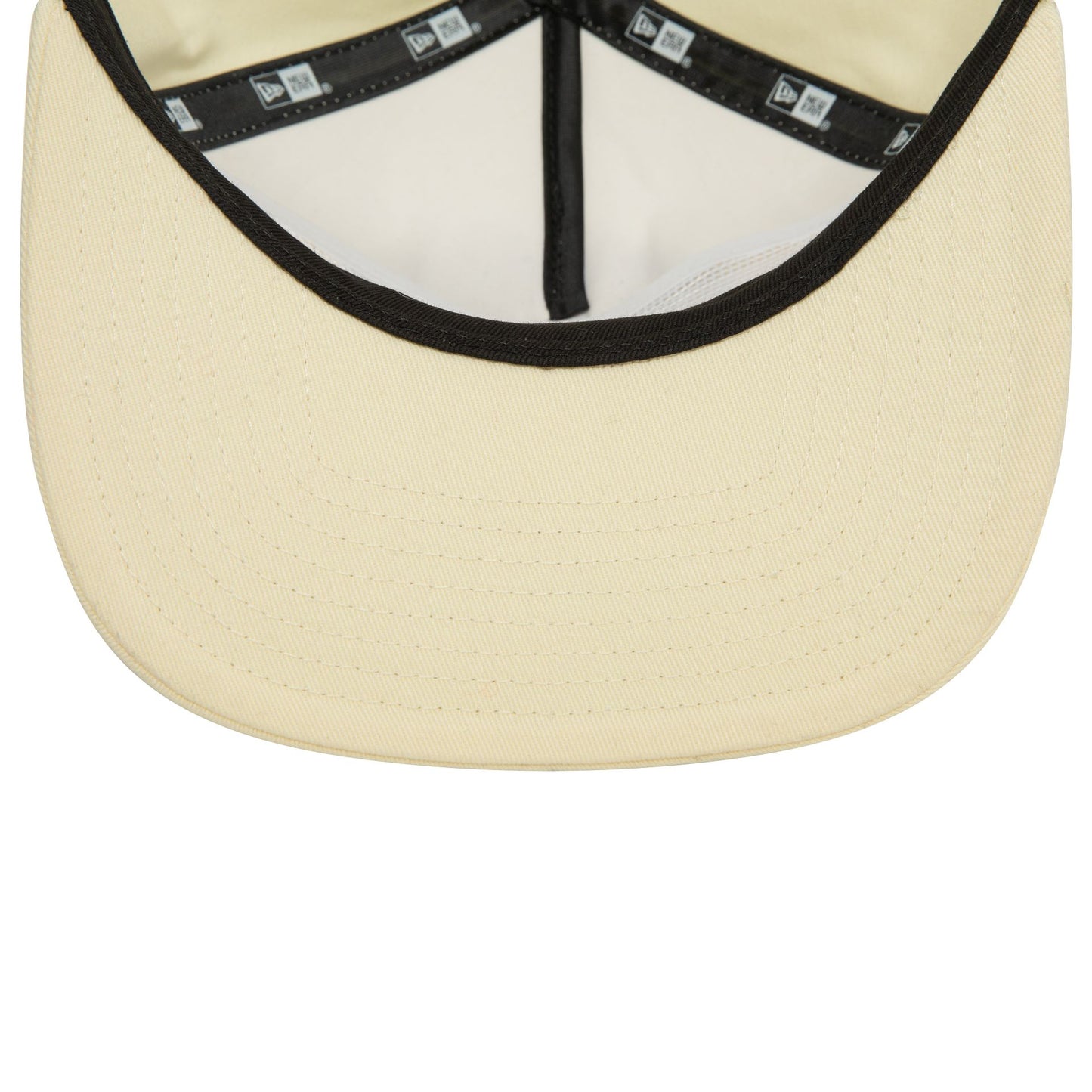 This is a AC Milan Heritage Gold White Golfer Cap 5