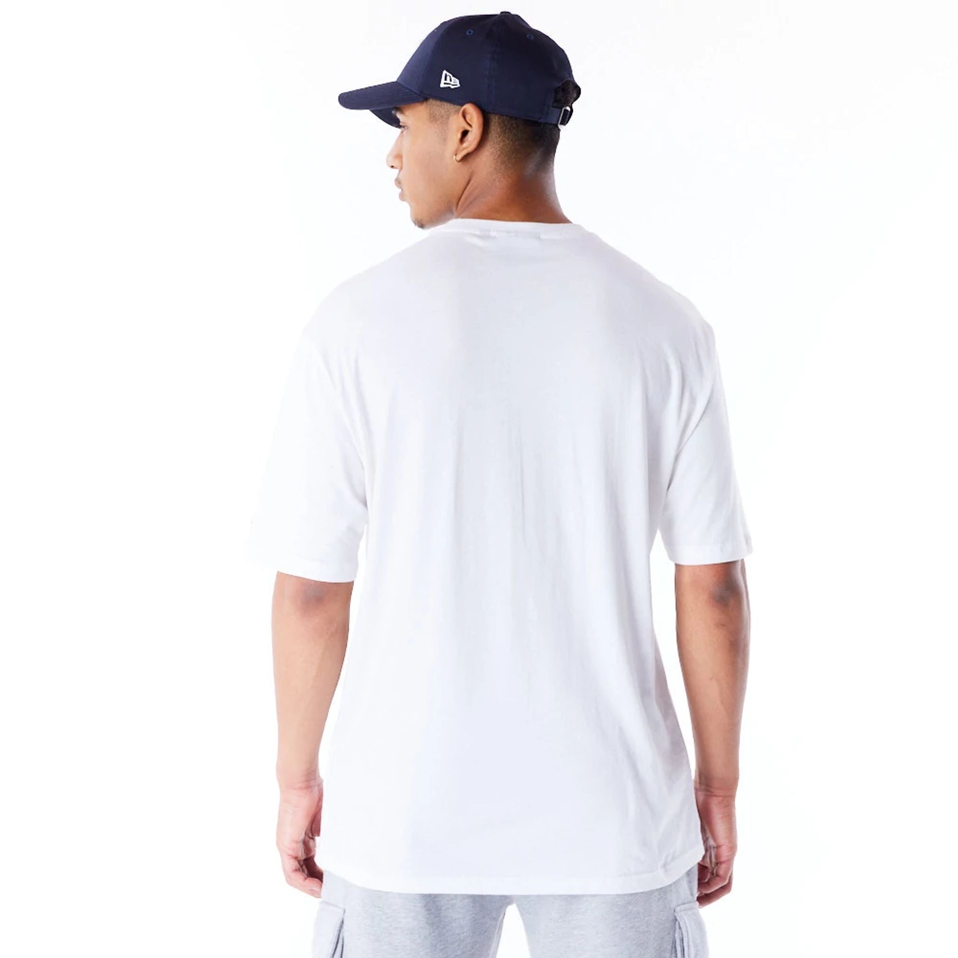 The Male model is wearing New York Yankees MLB Food Graphic White Oversized T-Shirt 3