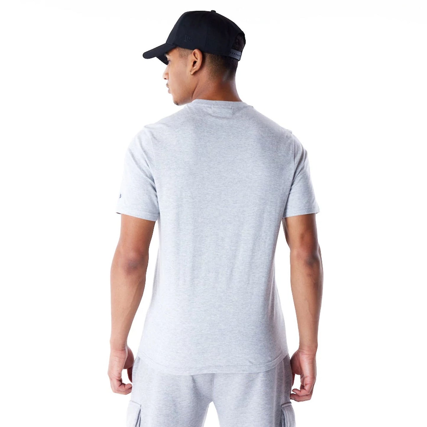 The Male model is wearing New York Yankees MLB Badge Graphic Grey T-Shirt 3