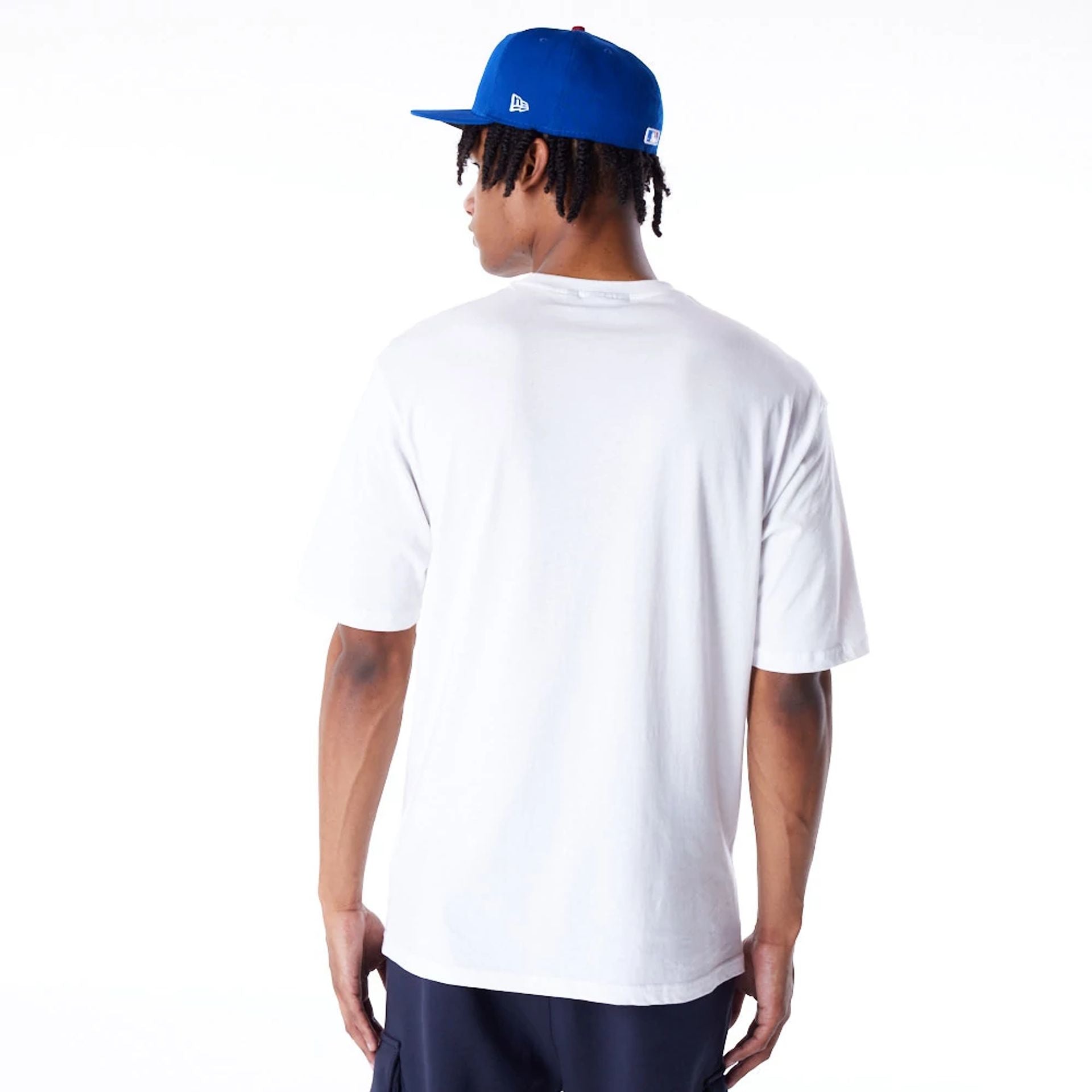 The Male model is wearing Chicago Cubs MLB Food Graphic White Oversized T-Shirt 4