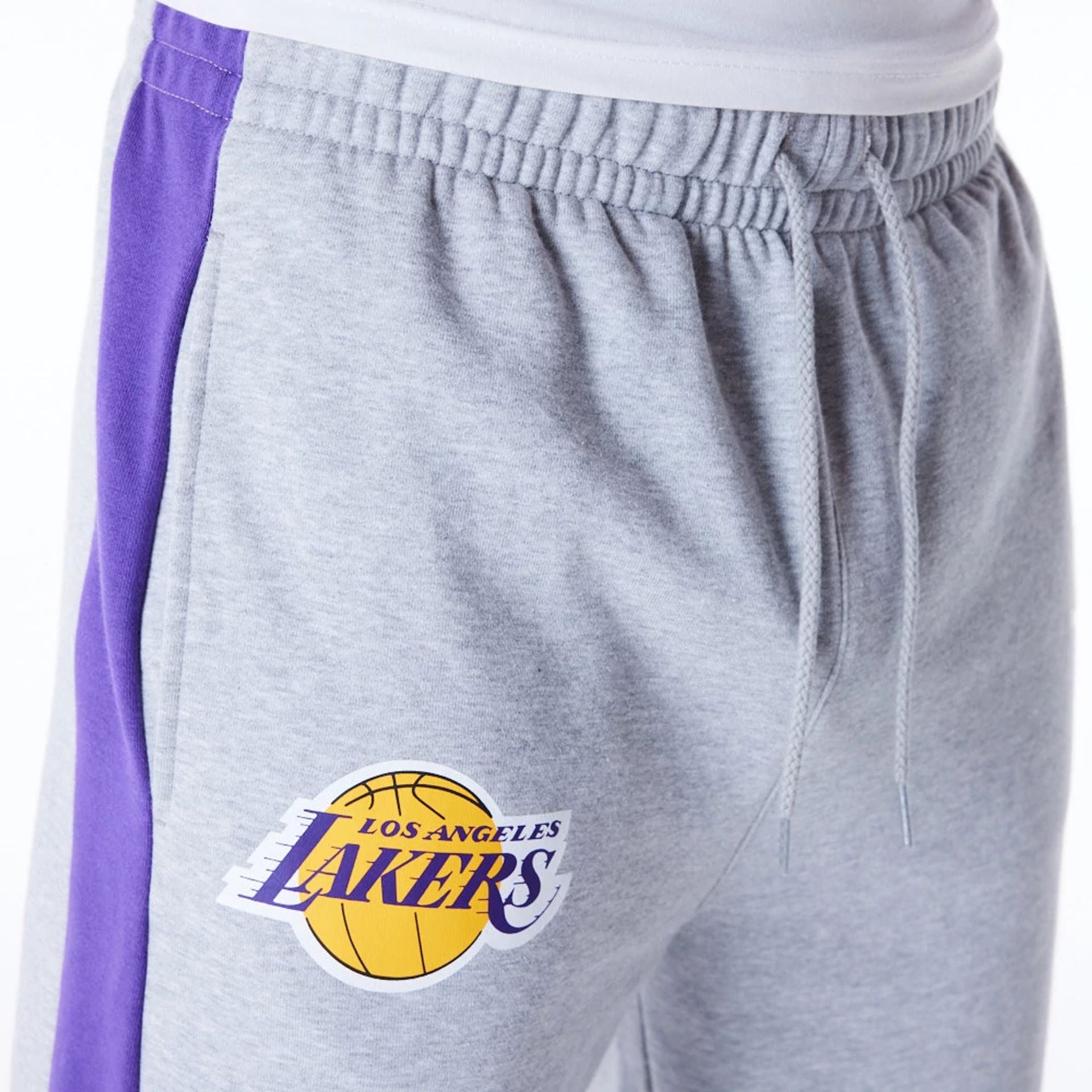 The Male model is wearing LA Lakers NBA Panel Grey Fleece Joggers  2