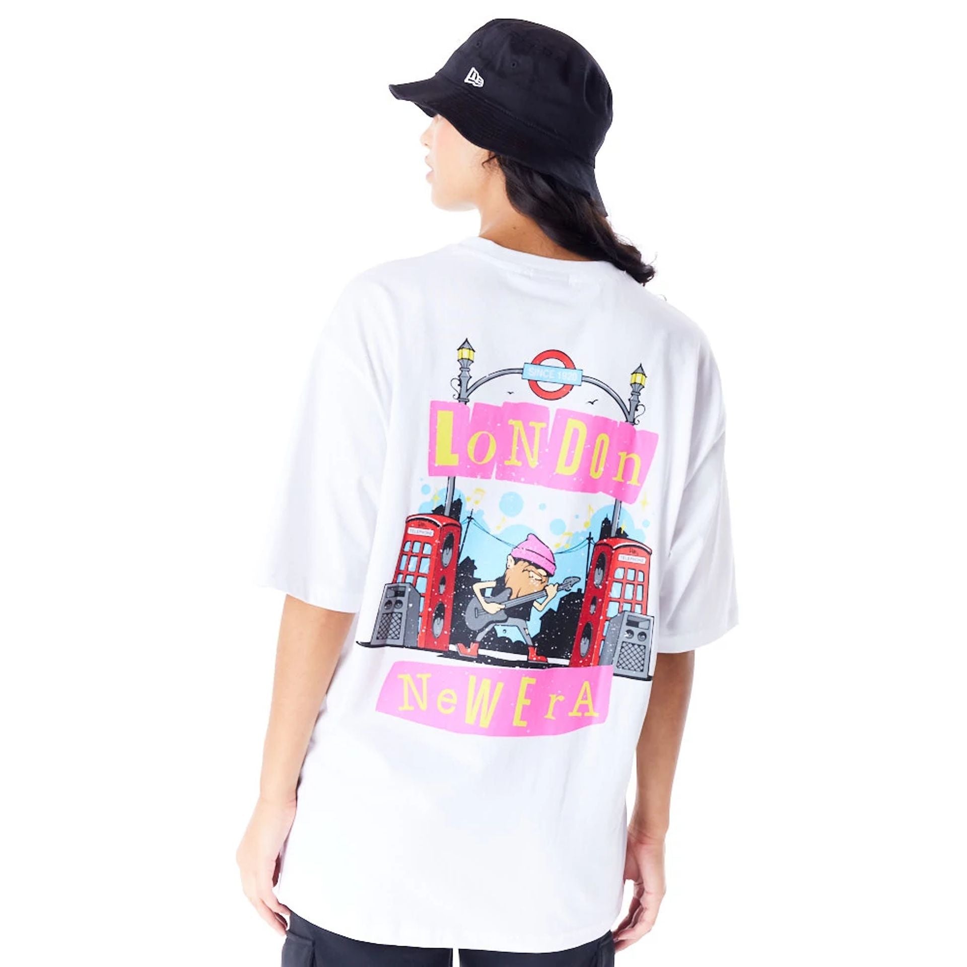 The Male model is wearing New Era Location Graphic London White Oversized T-Shirt 3