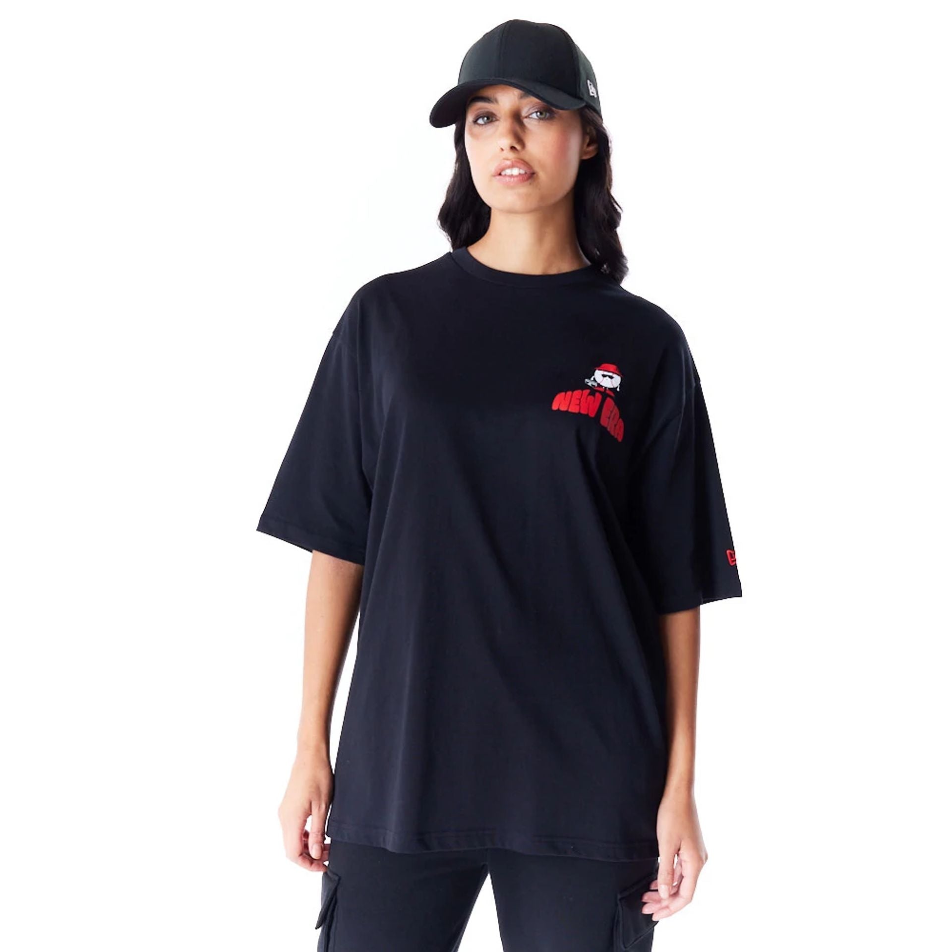 The Male model is wearing New Era New York City Graphic Black Oversized T-Shirt 7