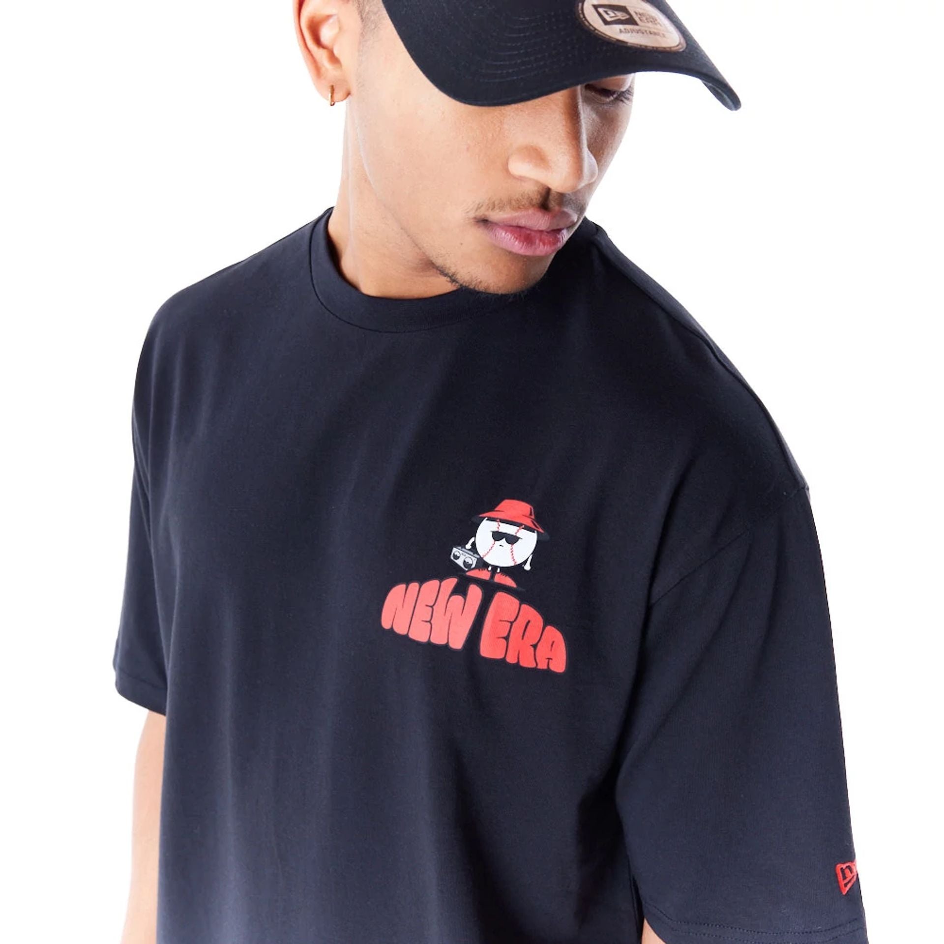 The Male model is wearing New Era New York City Graphic Black Oversized T-Shirt 5