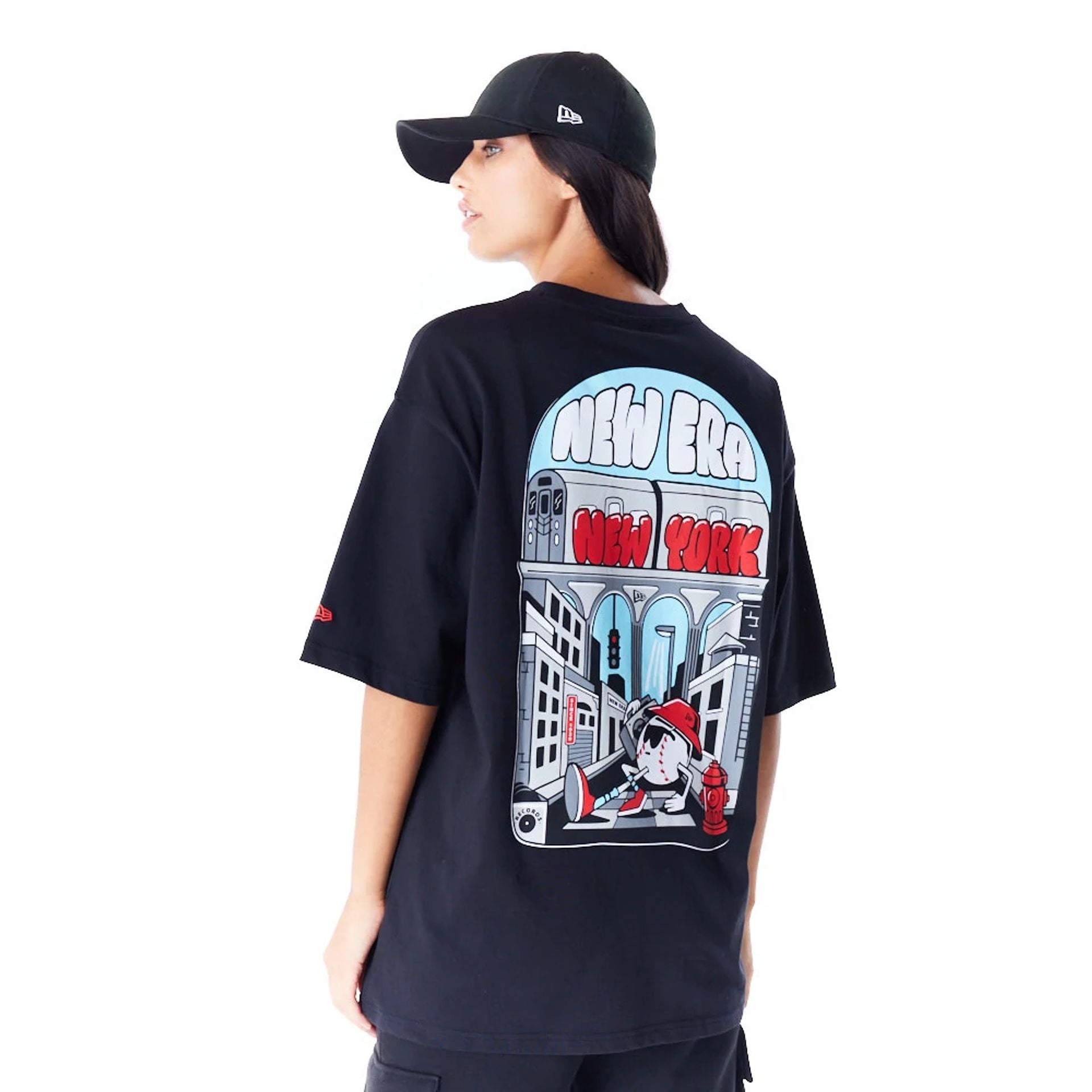 The Male model is wearing New Era New York City Graphic Black Oversized T-Shirt 3