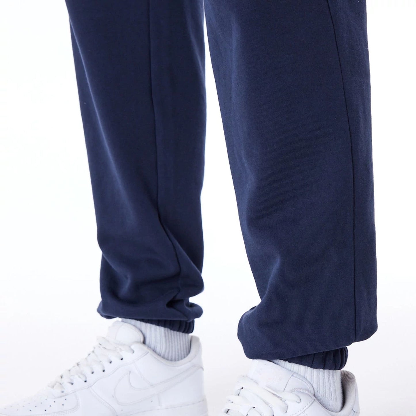 The Male model is wearing LA Dodgers World Series Navy Fleece Cargo Joggers 7