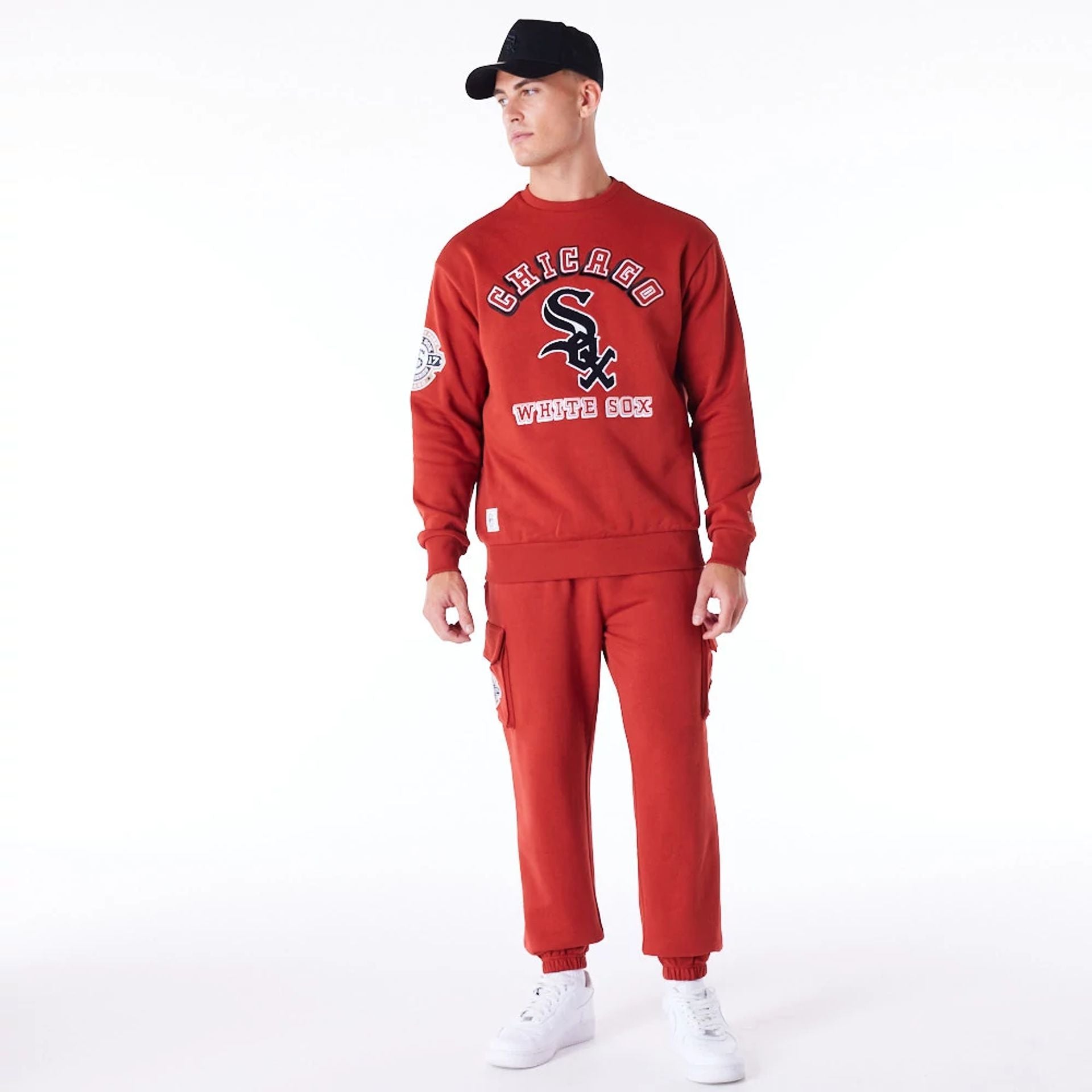 The Male model is wearing Chicago White Sox World Series Red Oversized Crew Neck Sweatshirt 3