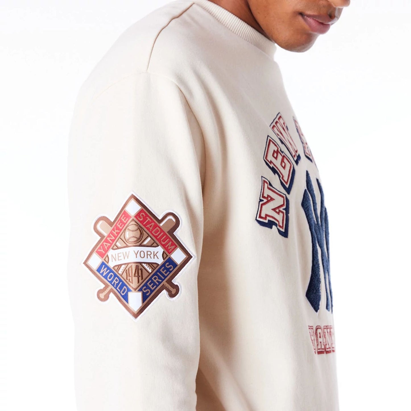 The Male model is wearing New York Yankees World Series Light Beige Oversized Fleece Top  5