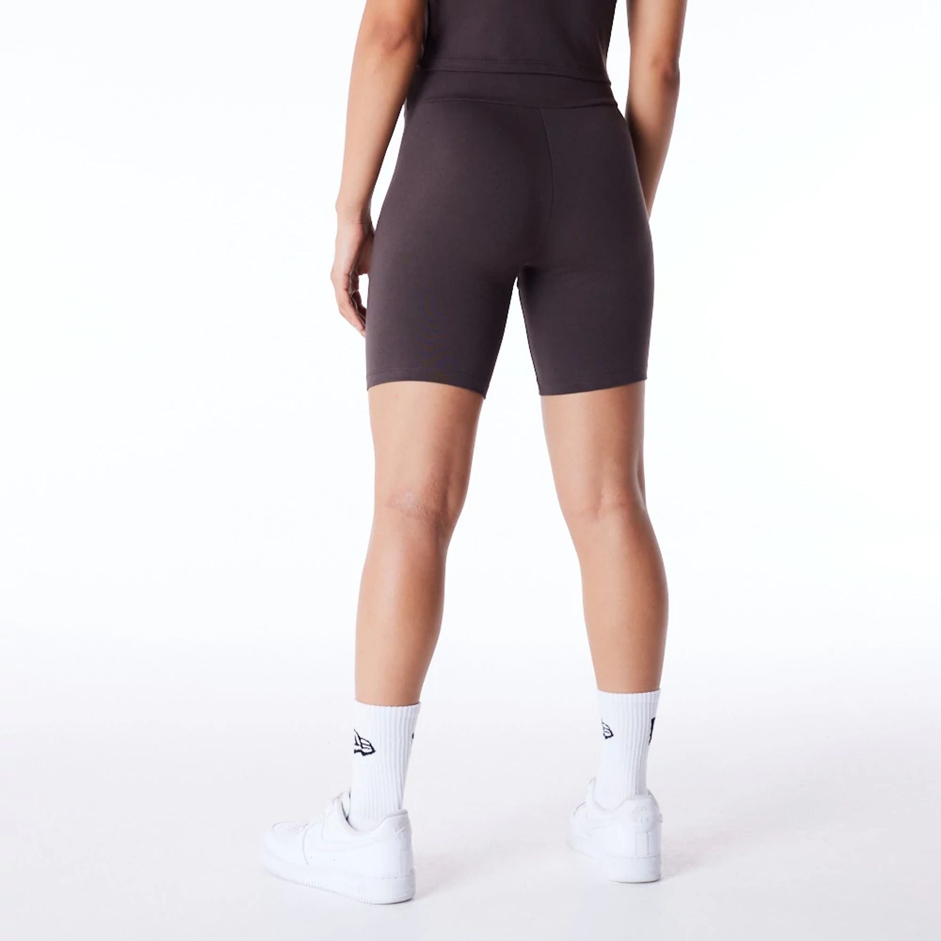 The Female model is wearing LA Dodgers Womens MLB League Essential Dark Brown Cycling Shorts 3