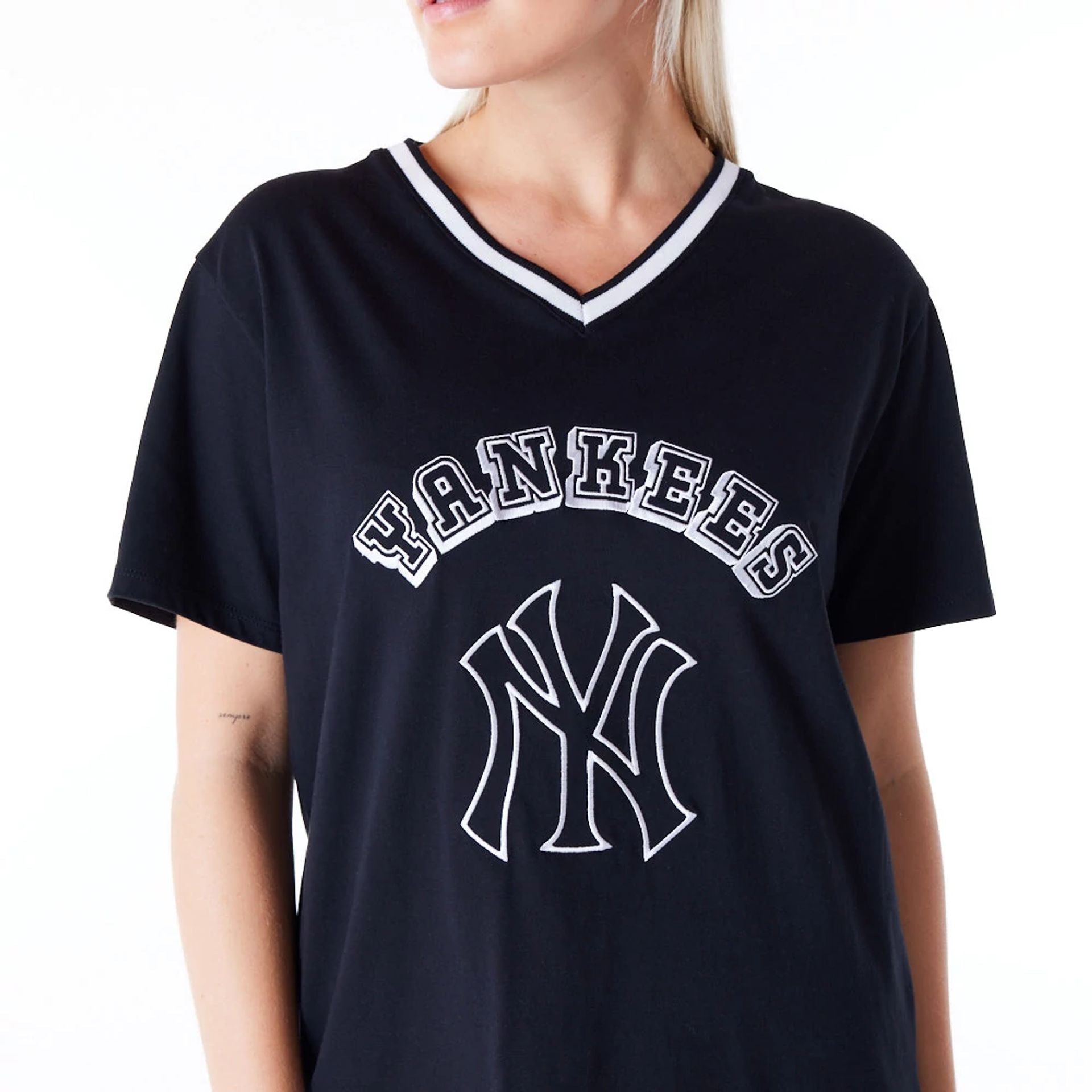 The Female model is wearing New York Yankees Womens MLB Graphic Black V Neck T-Shirt 6