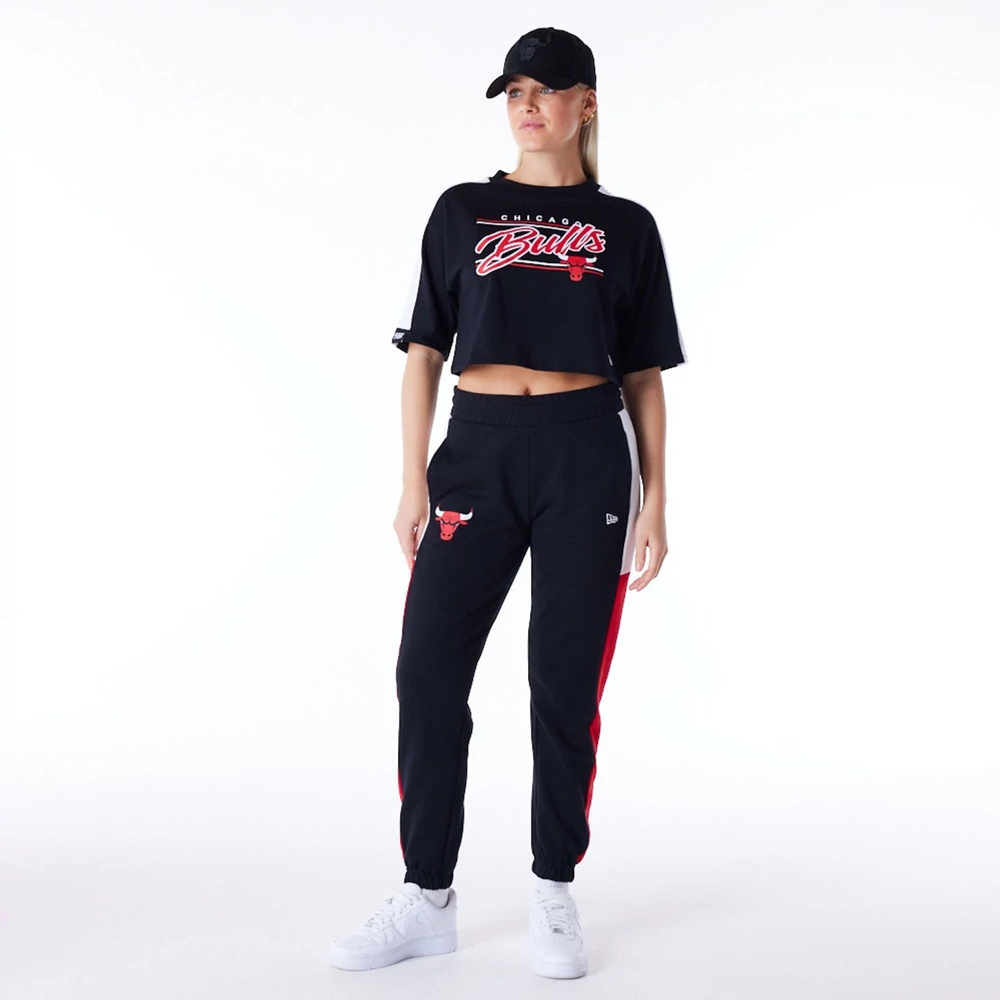 The Female model is wearing Chicago Bulls Womens NBA Colour Block Black Fleece Joggers 3